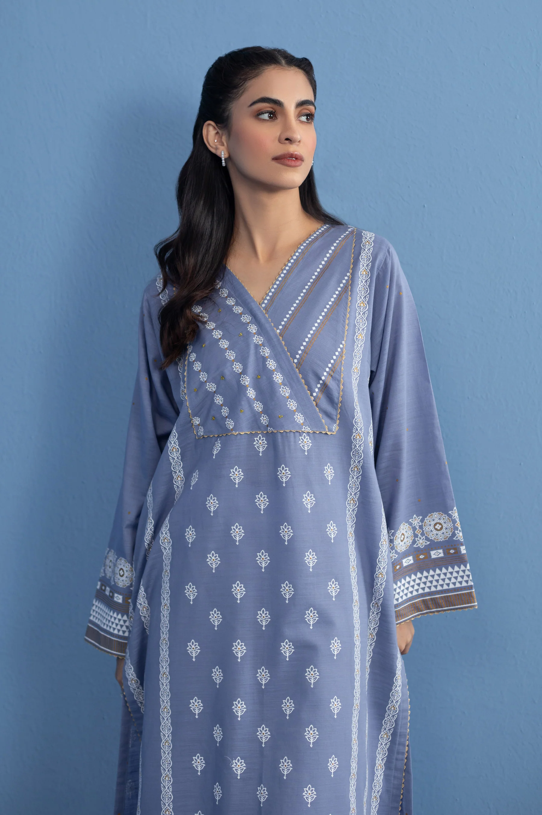 Unstitched 1 Piece Printed Khaddar Shirt - Image 4