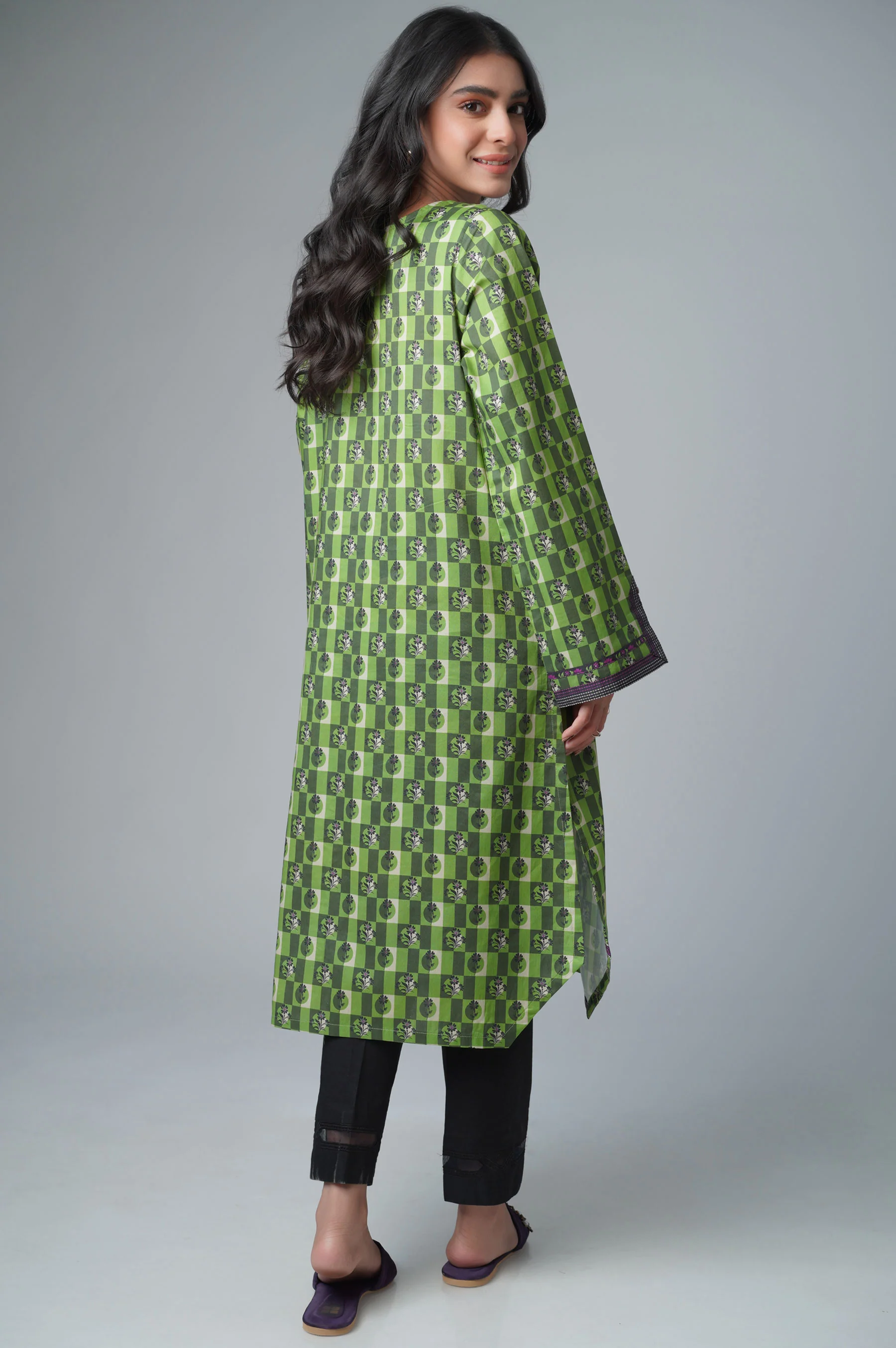 Unstitched 1 Piece Printed Lawn Shirt - Image 4