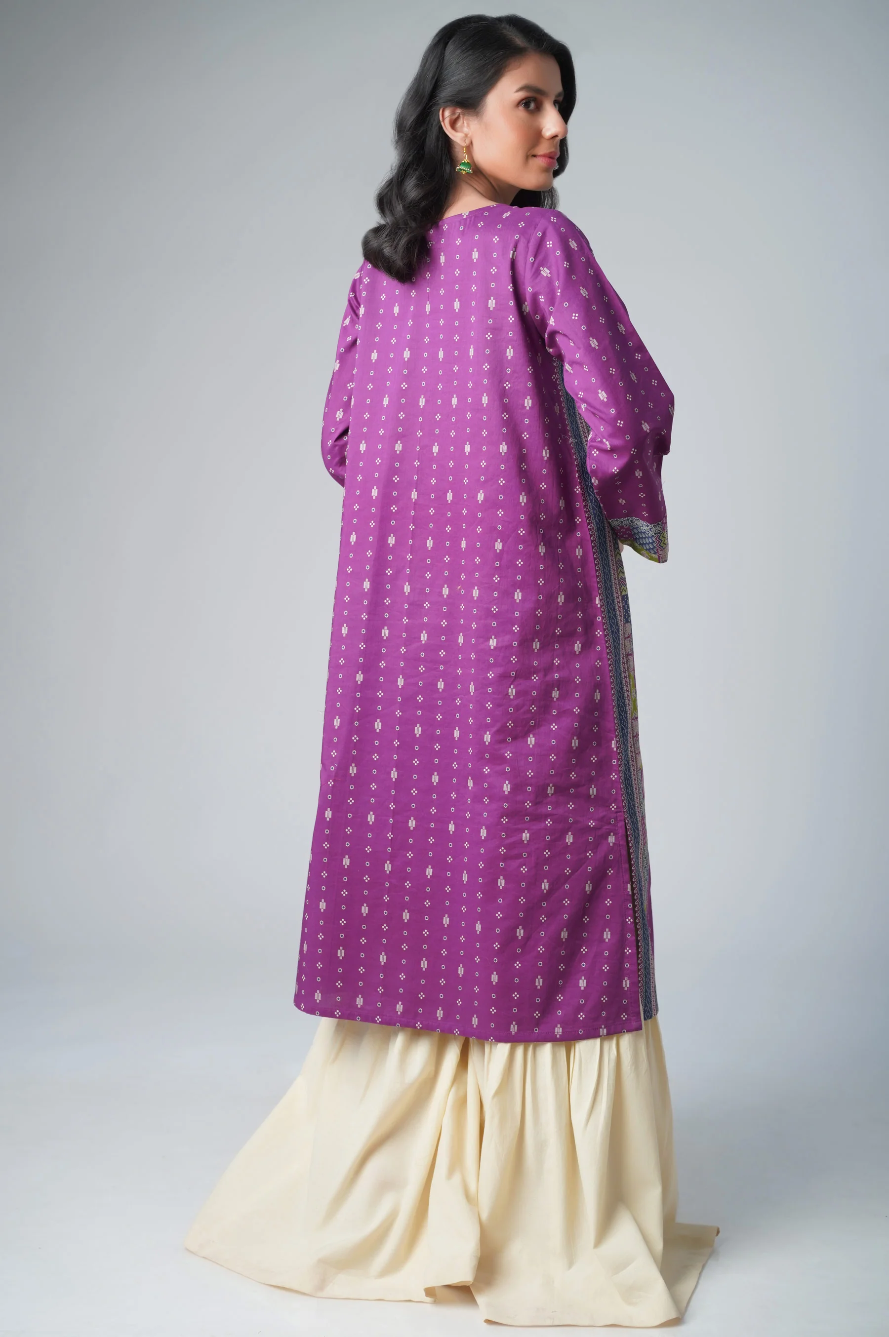 Unstitched 1 Piece Printed Lawn Shirt - Image 3