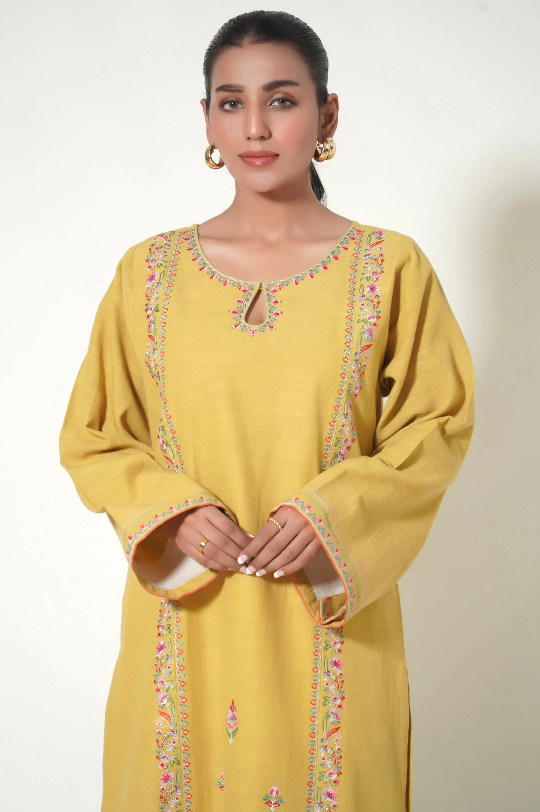 Unstitched 1 piece dyed khaddar shirt - Image 2