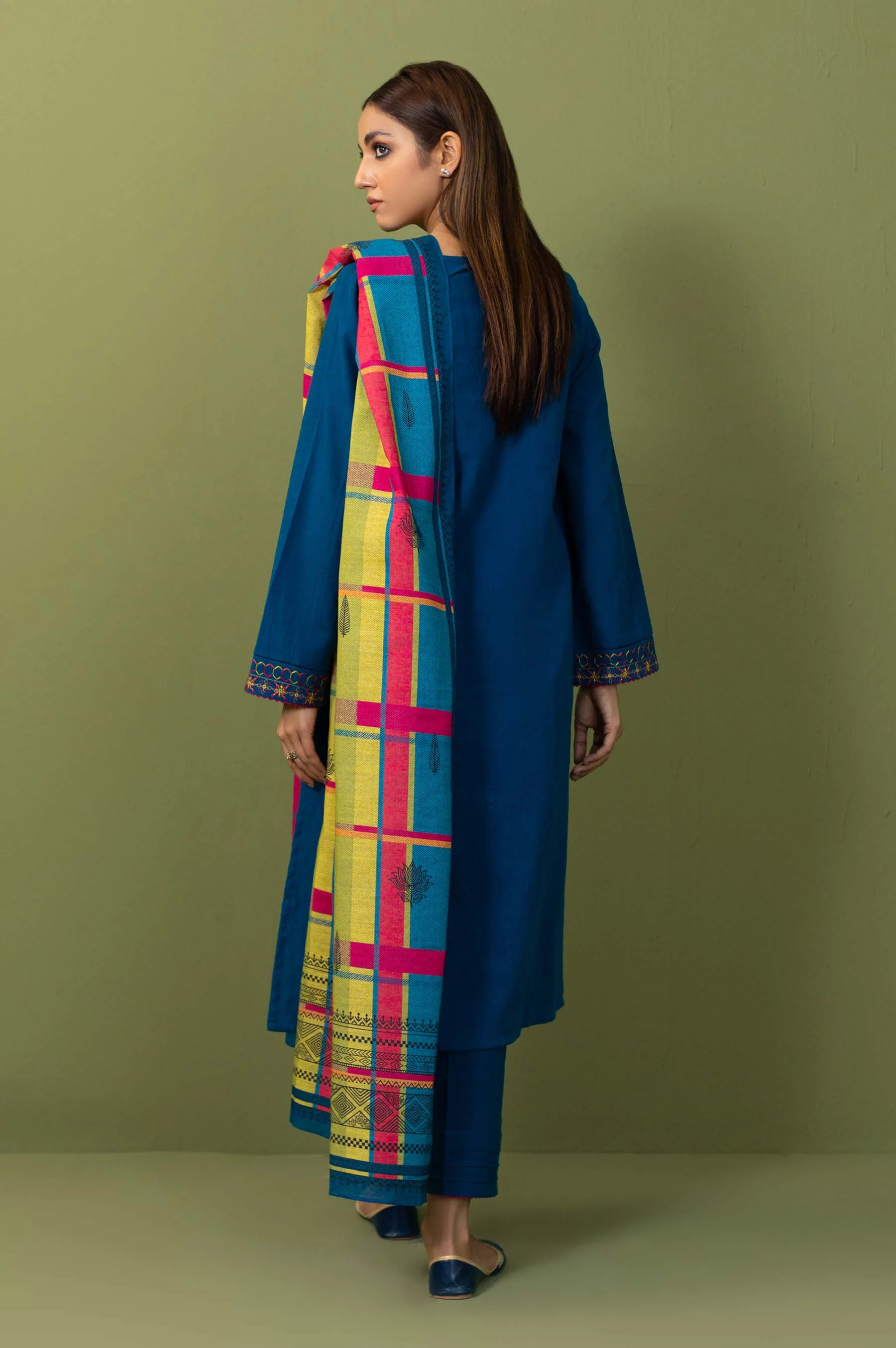 Unstitched 2 Piece Dyed Embroidered Khaddar Shirt with Dupatta - Image 3