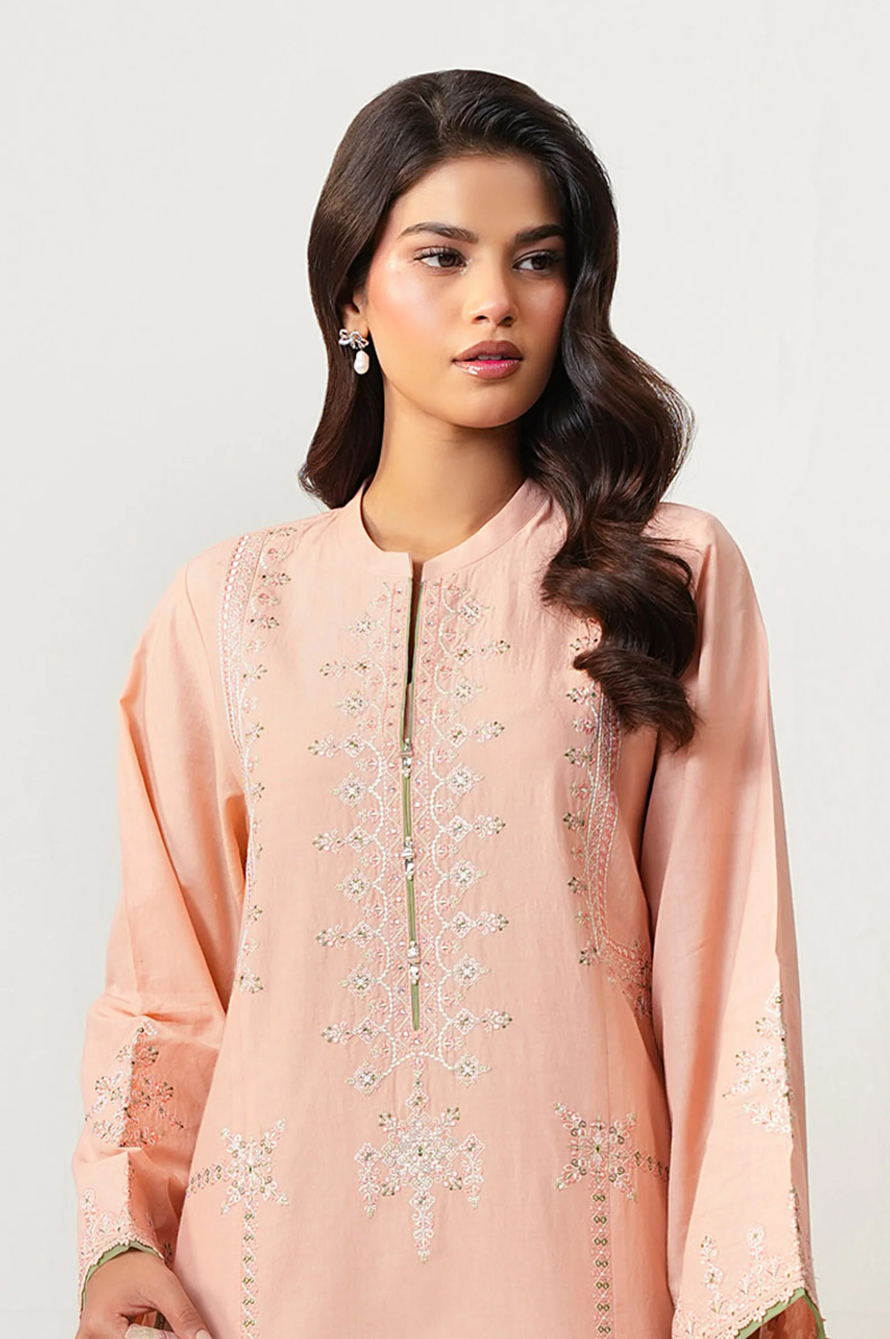 UNSTITCHED EMBROIDERED SUIT - Image 2