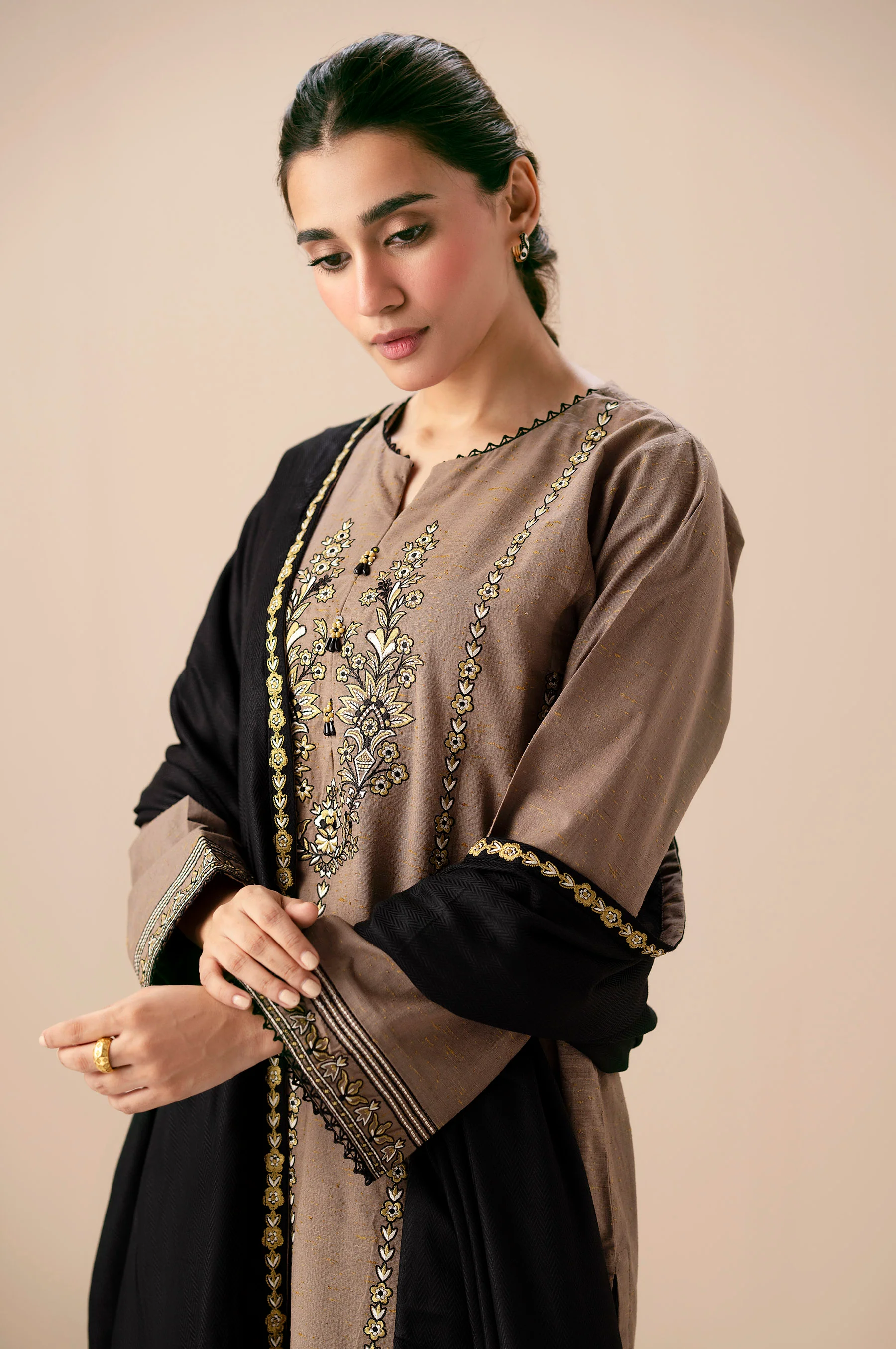 UNSTITCHED EMBROIDERED SHIRT BOTTOM SUIT - Image 3