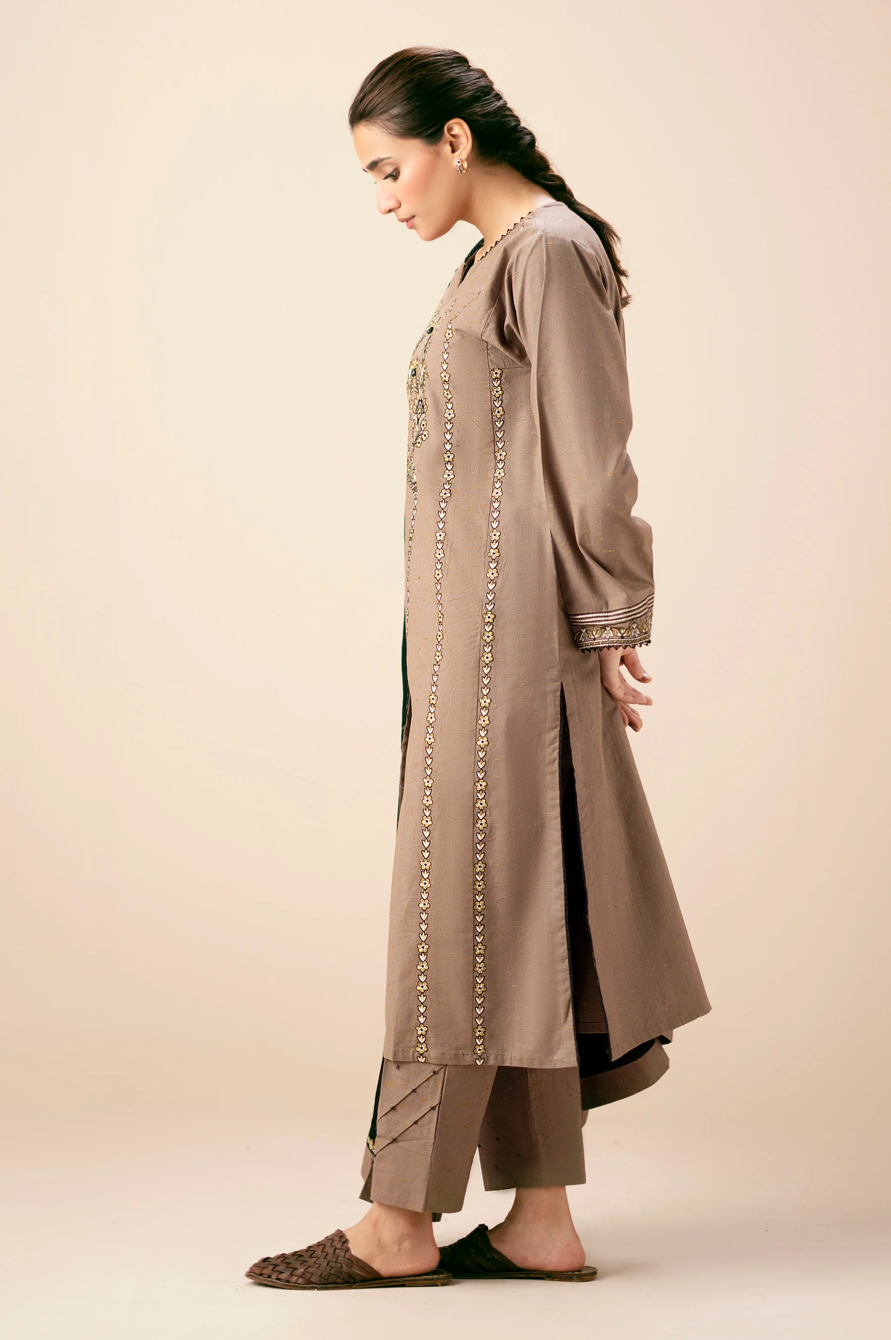 UNSTITCHED EMBROIDERED SHIRT BOTTOM SUIT - Image 4