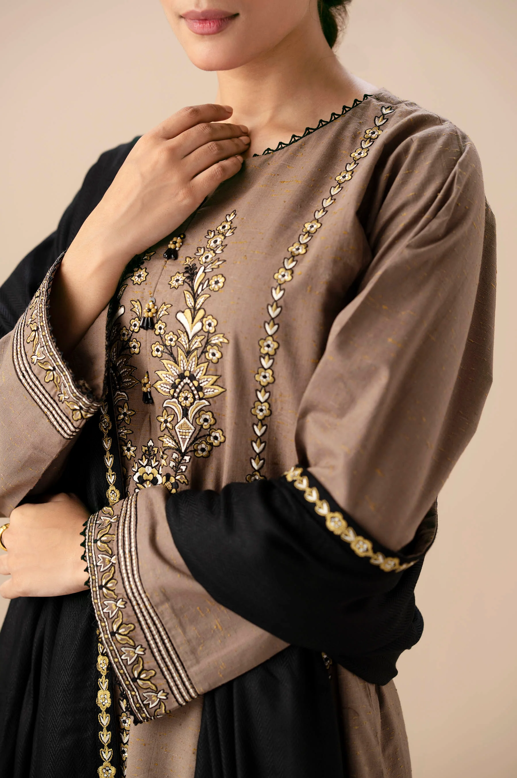 UNSTITCHED EMBROIDERED SHIRT BOTTOM SUIT - Image 6