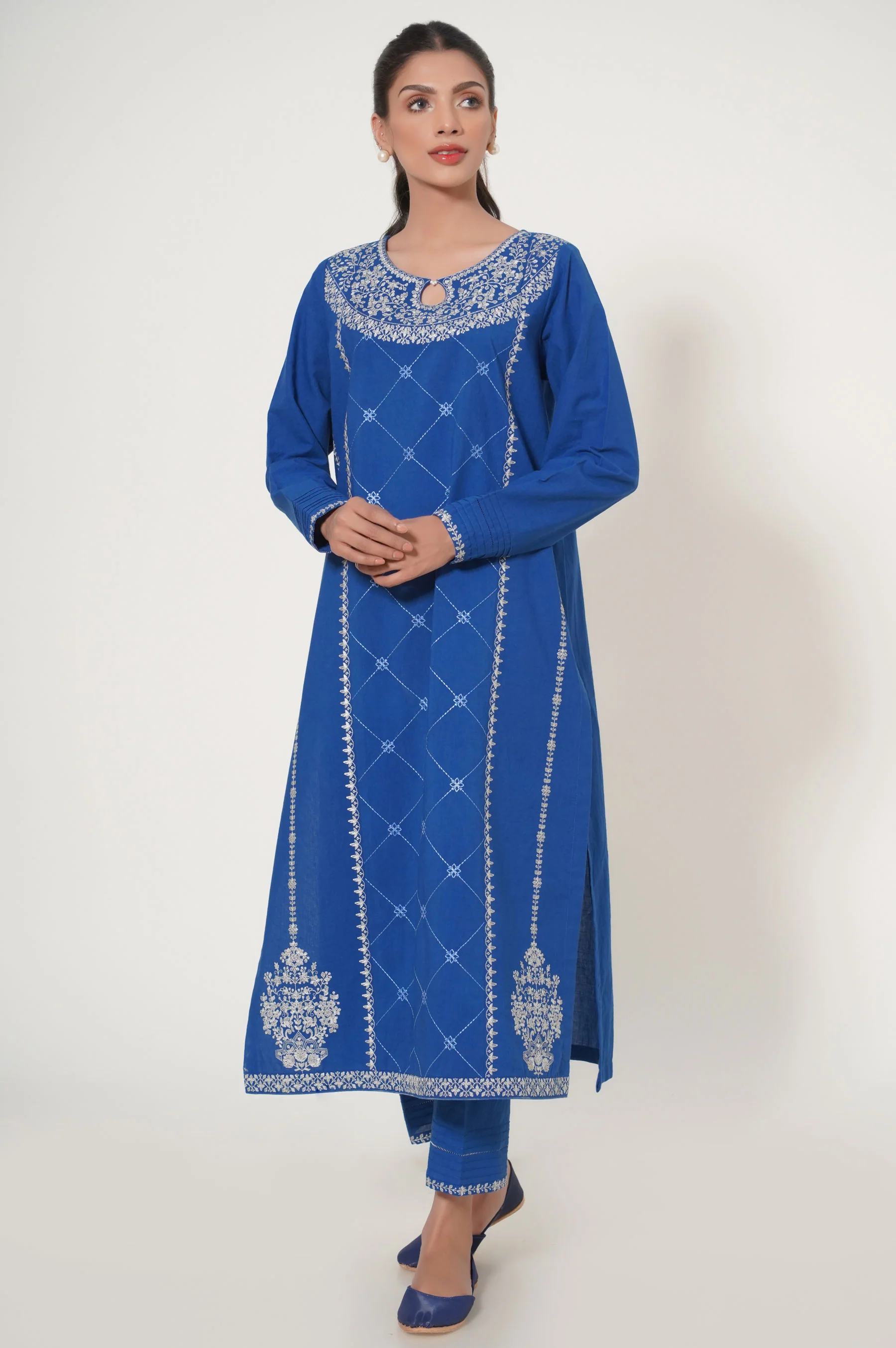 Unstitched 2 Piece Embroidered Slub Cambric Suit - Image 5