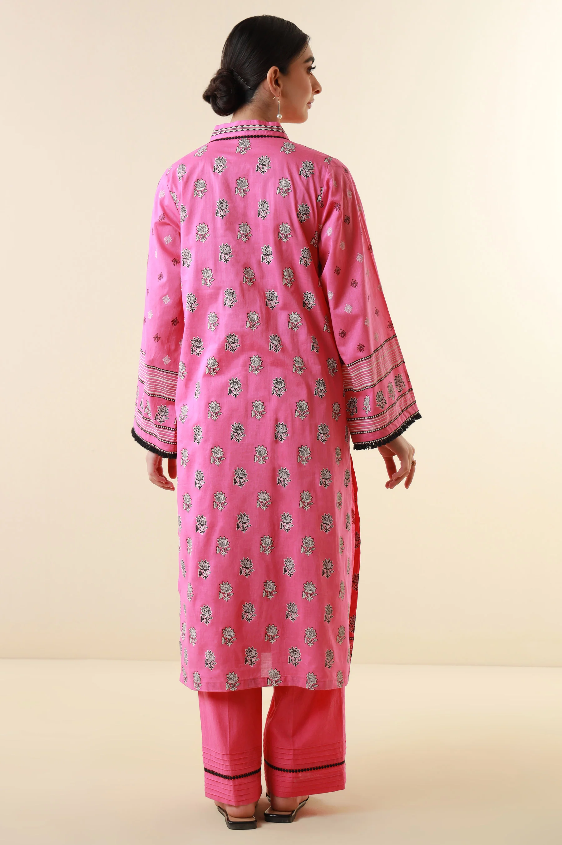 Unstitched 2 Piece Paste Printed Lawn Suit - Image 4