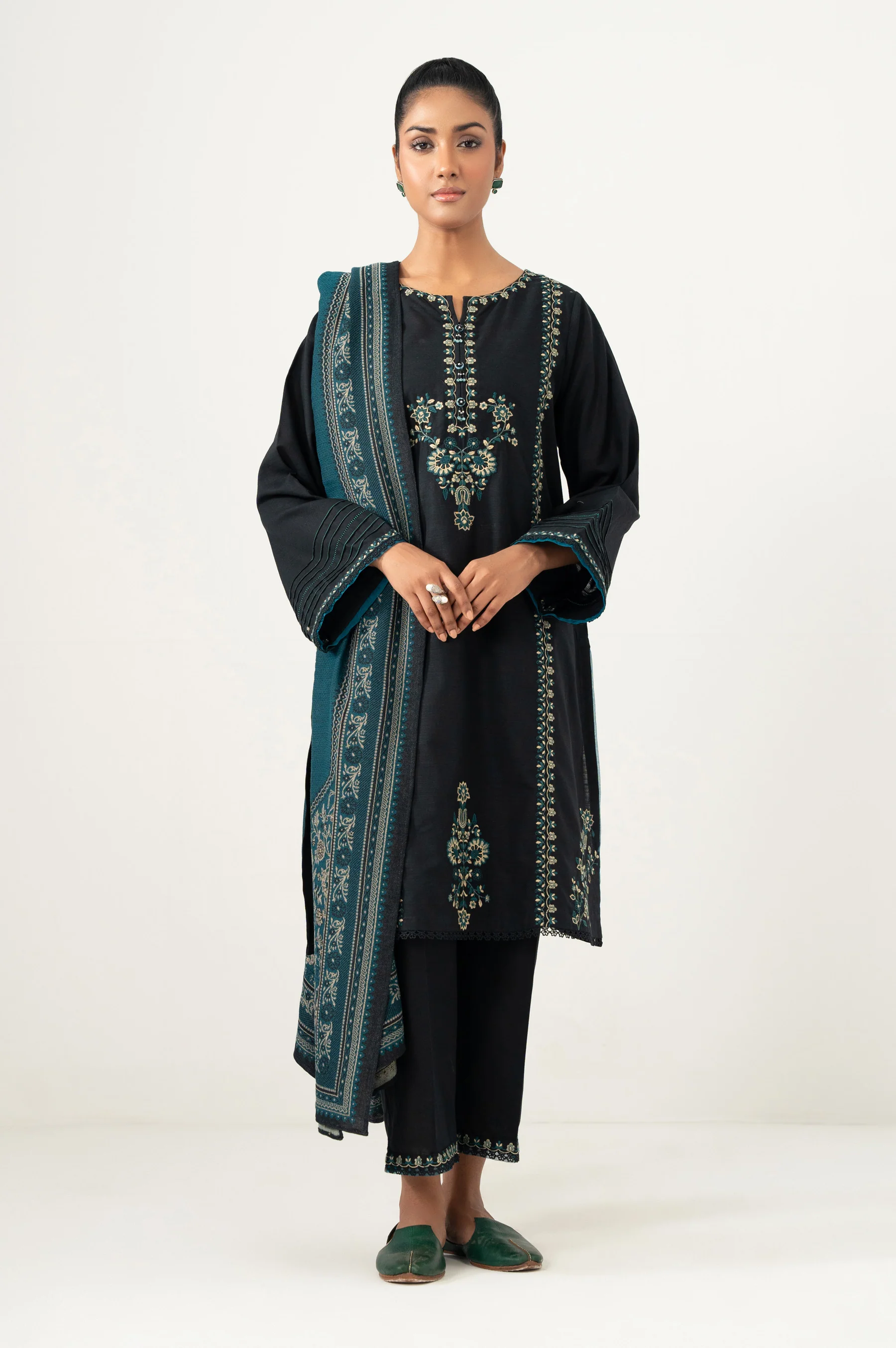 UNSTITCHED EMBROIDERED SHIRT BOTTOM SUIT - Image 4