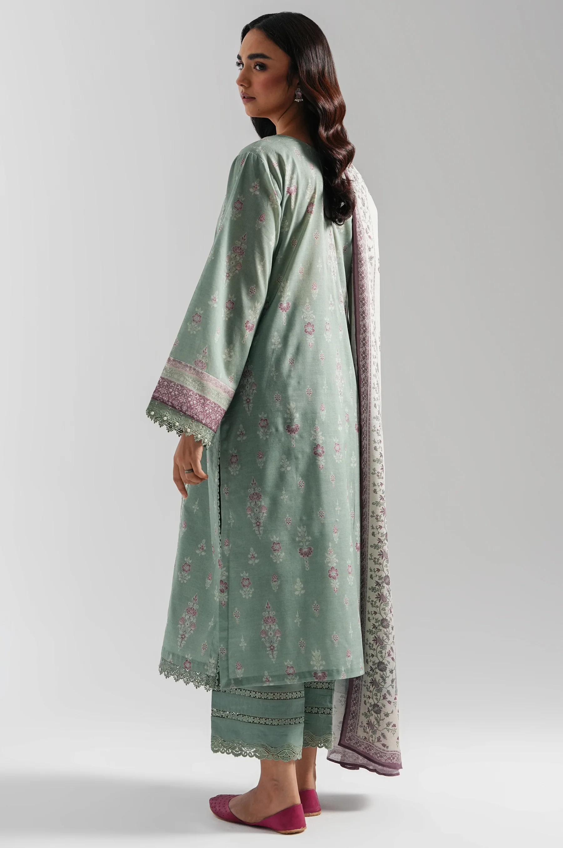 UNSTITCHED EMBROIDERED SUIT - Image 5