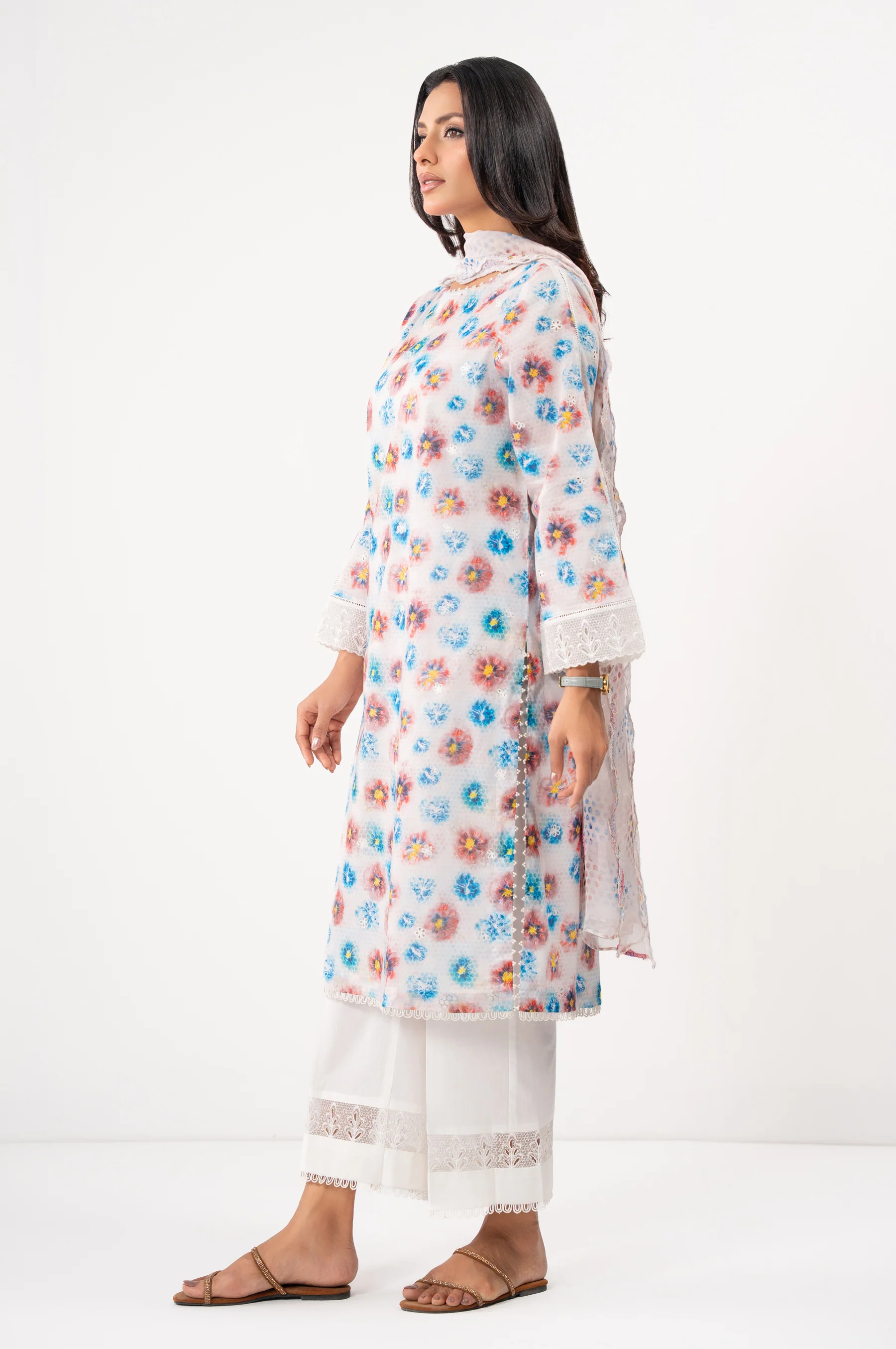 UNSTITCHED EMBROIDERED SUIT - Image 4