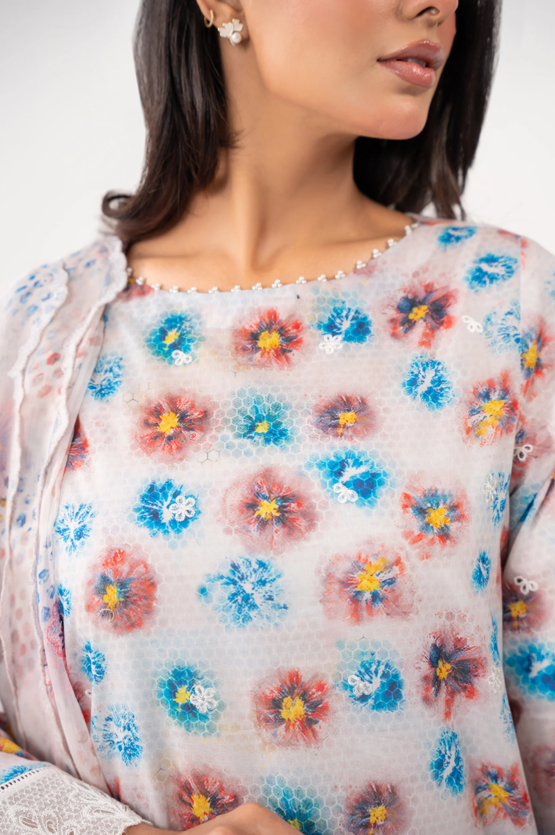 UNSTITCHED EMBROIDERED SUIT - Image 6