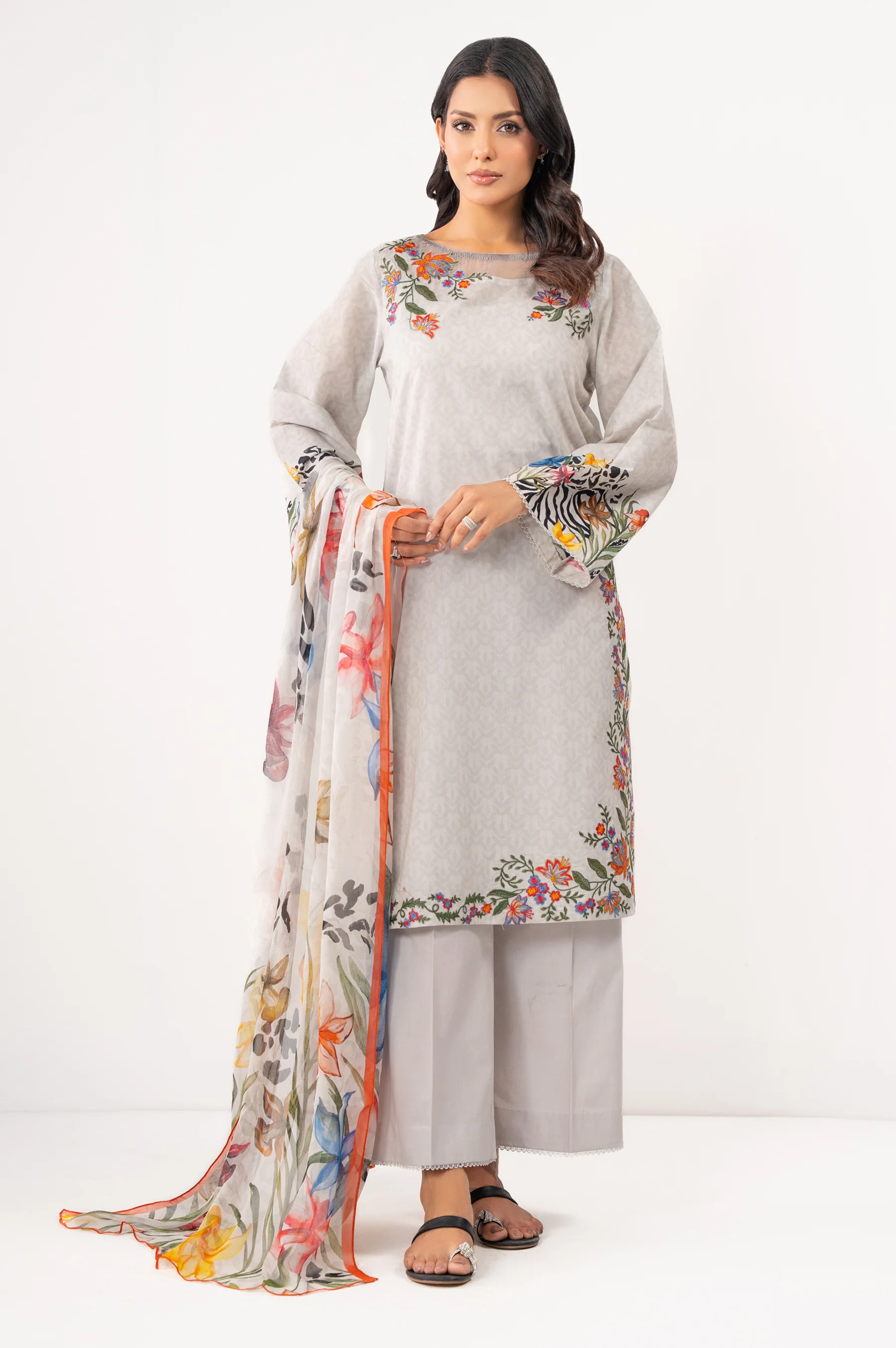UNSTITCHED EMBROIDERED SUIT
