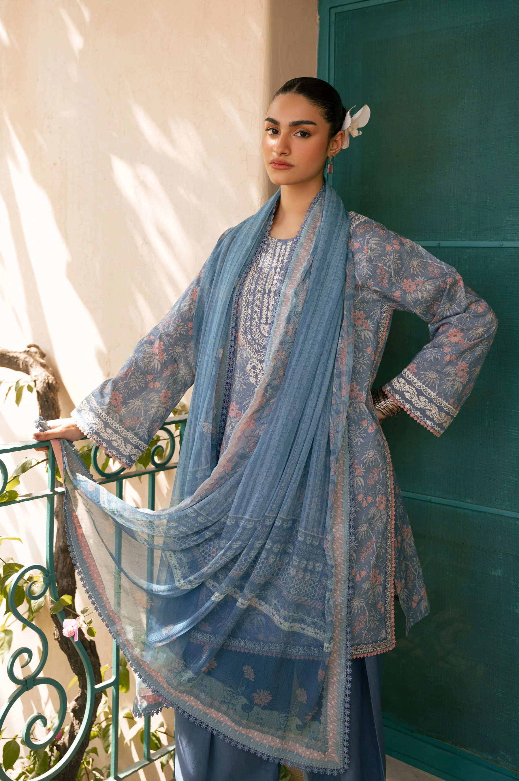 UNSTITCHED EMBROIDERED SUIT - Image 5