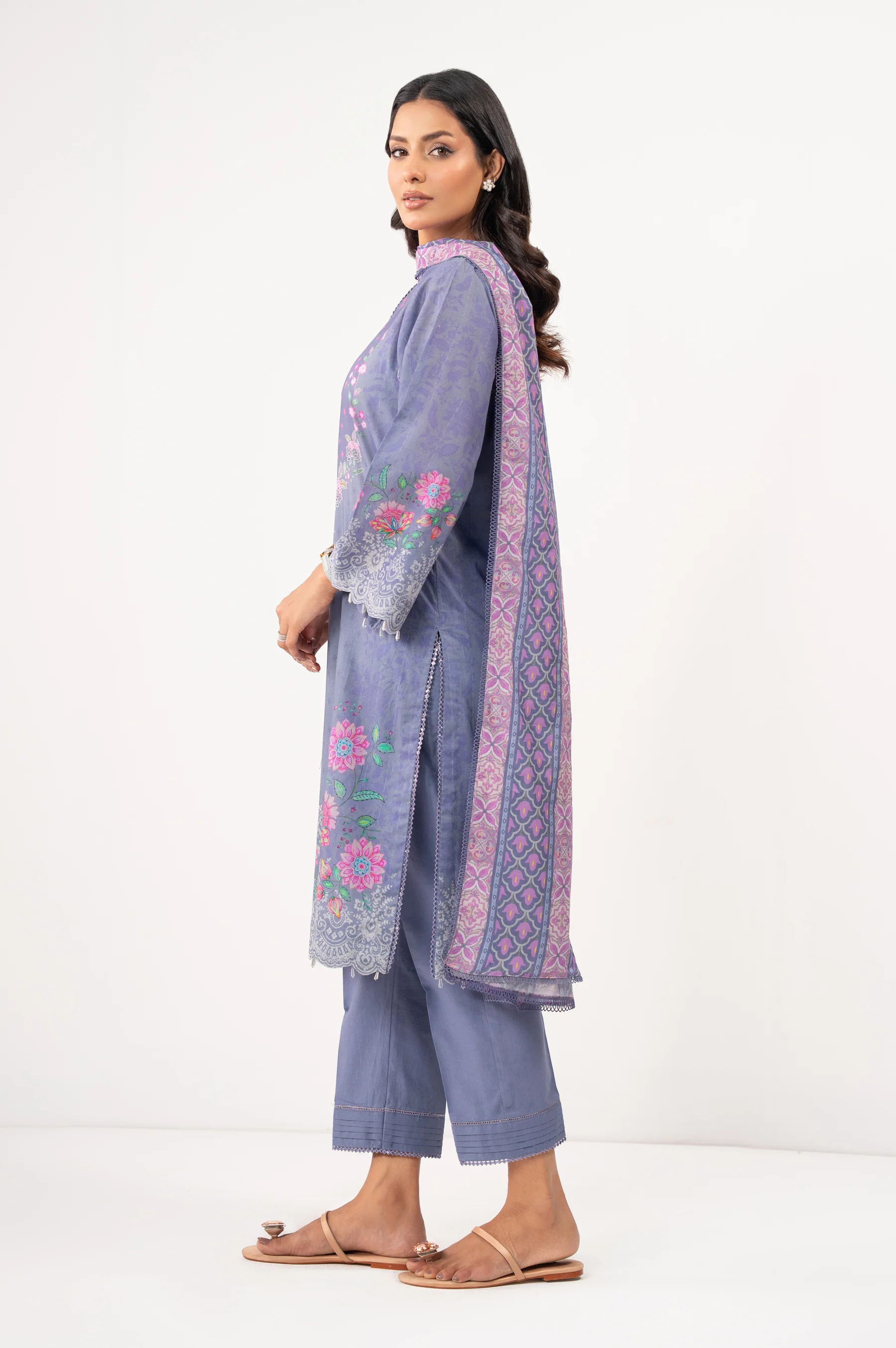 UNSTITCHED PRINTED SUIT - Image 4