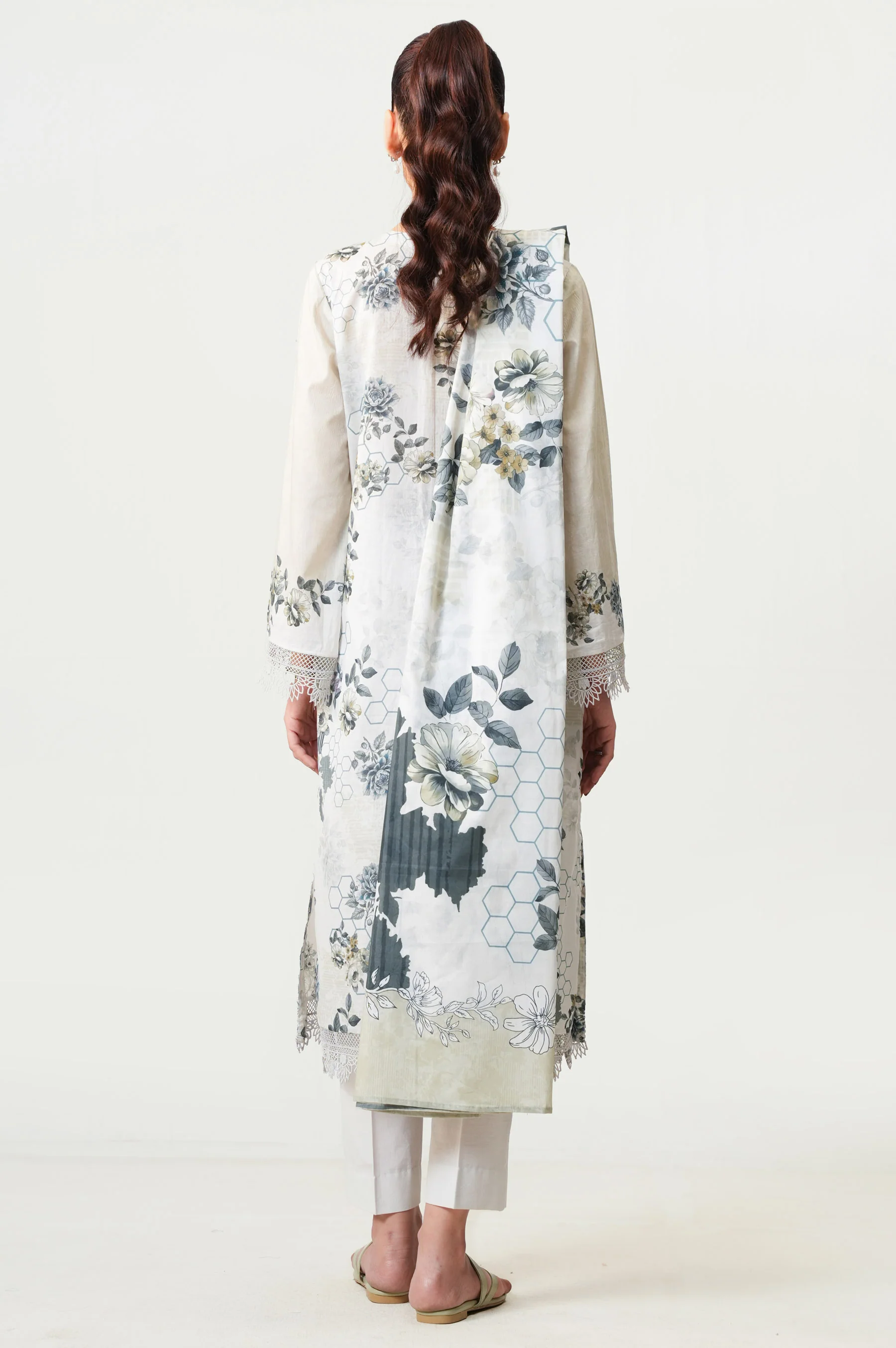 UNSTITCHED PRINTED SUIT - Image 4