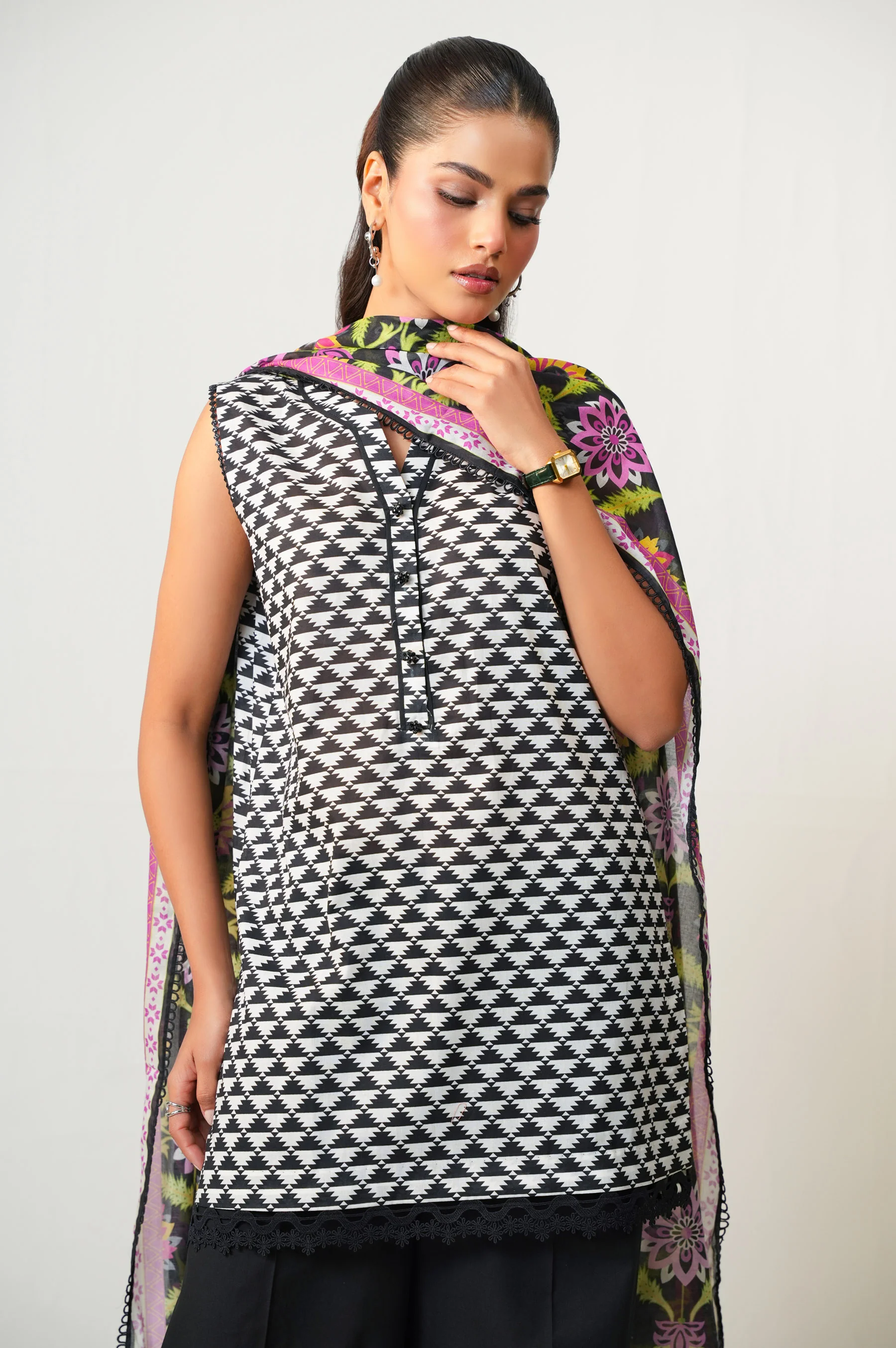 Unstitched 3 Piece Digital Printed Lawn Suit - Image 5