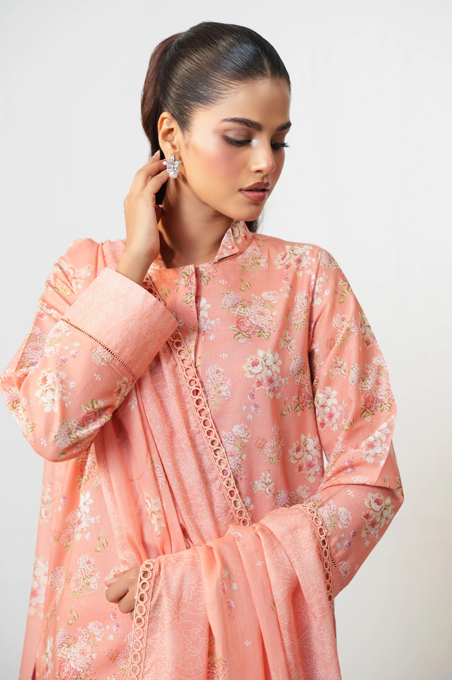 UNSTITCHED PRINTED SUIT - Image 5
