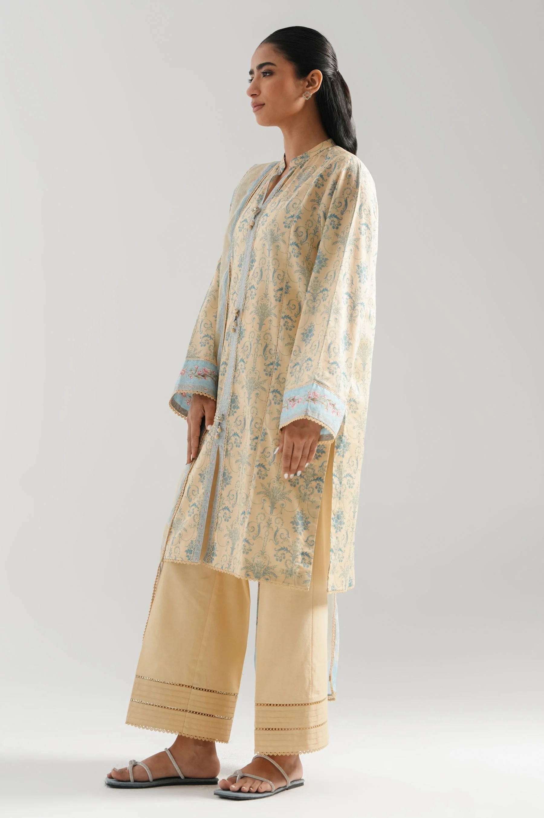 UNSTITCHED LAWN PRINTED 3 PIECE SUIT - Image 9