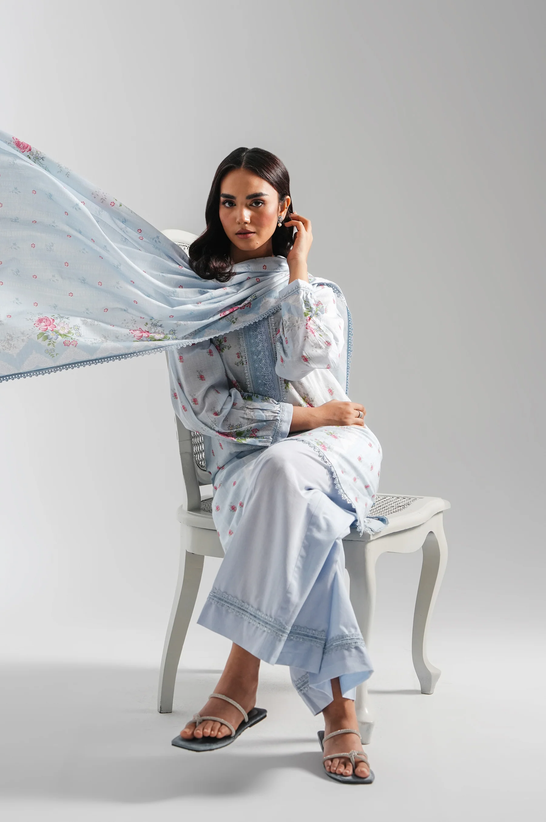 UNSTITCHED PRINTED SUIT - Image 4