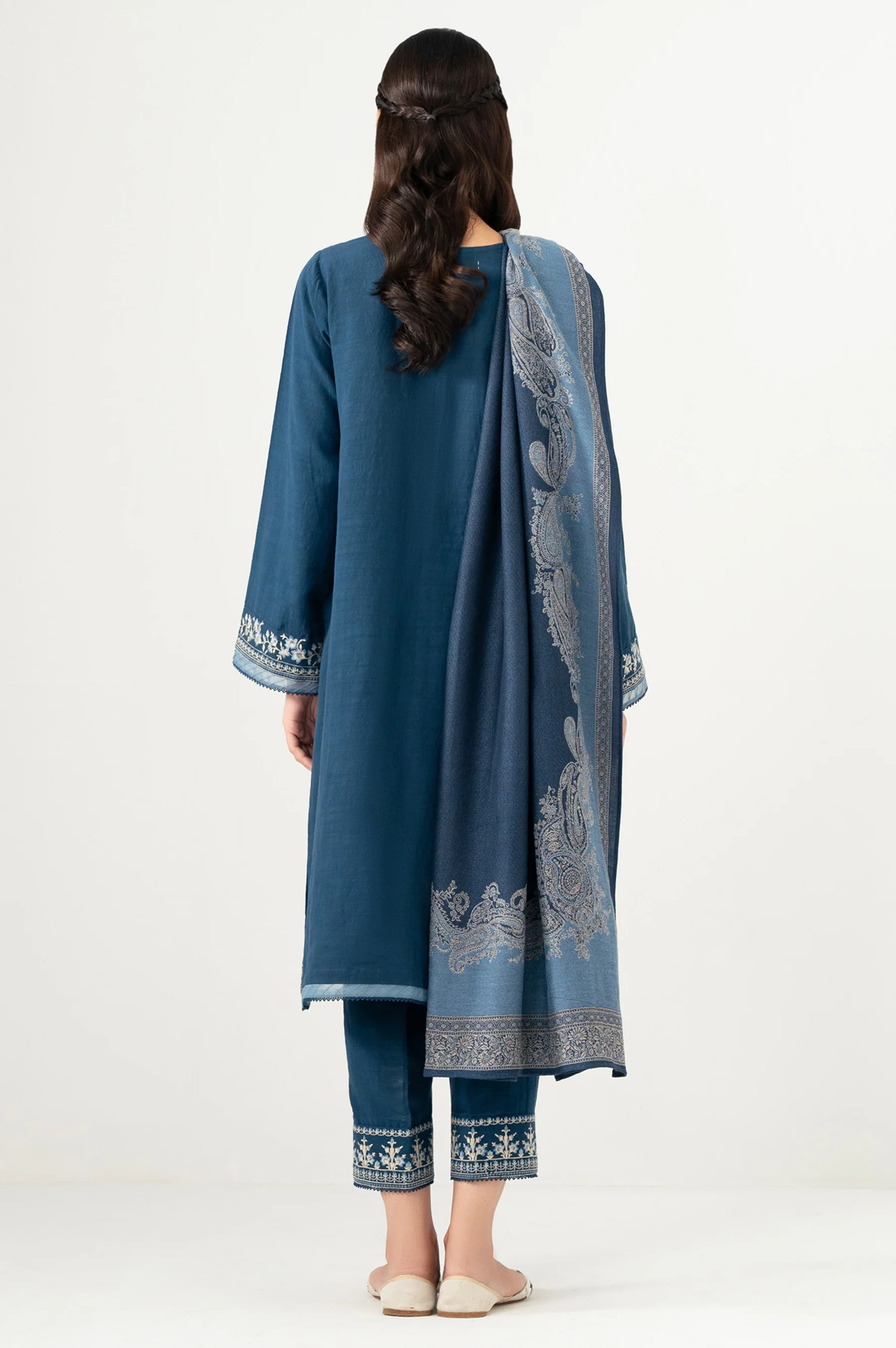 Unstitched 3 Piece Dyed Embroidered Khaddar Suit - Image 5