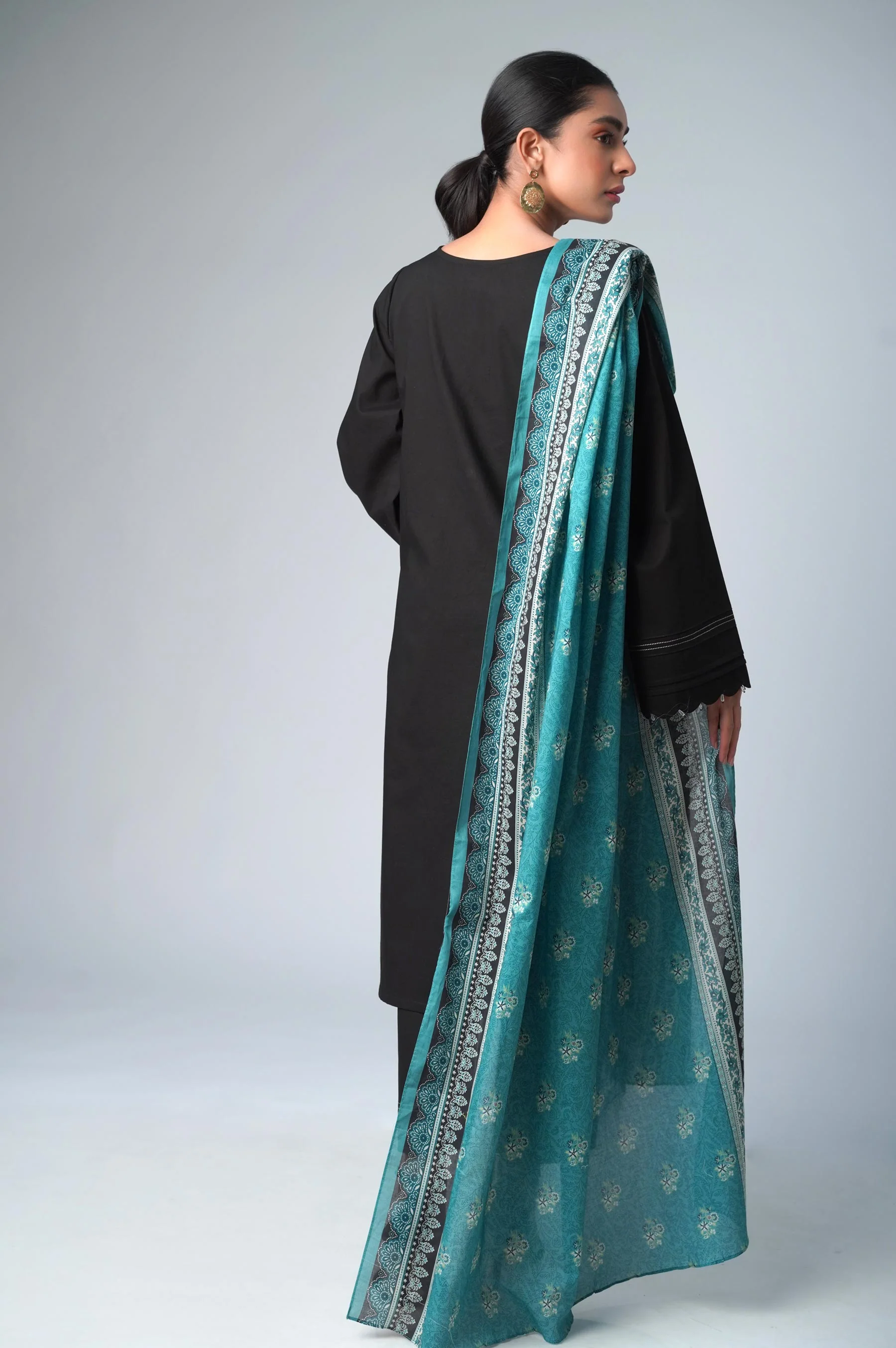 Unstitched 3 Piece Embroidered Cambric Shirt with Lawn Dupatta - Image 3