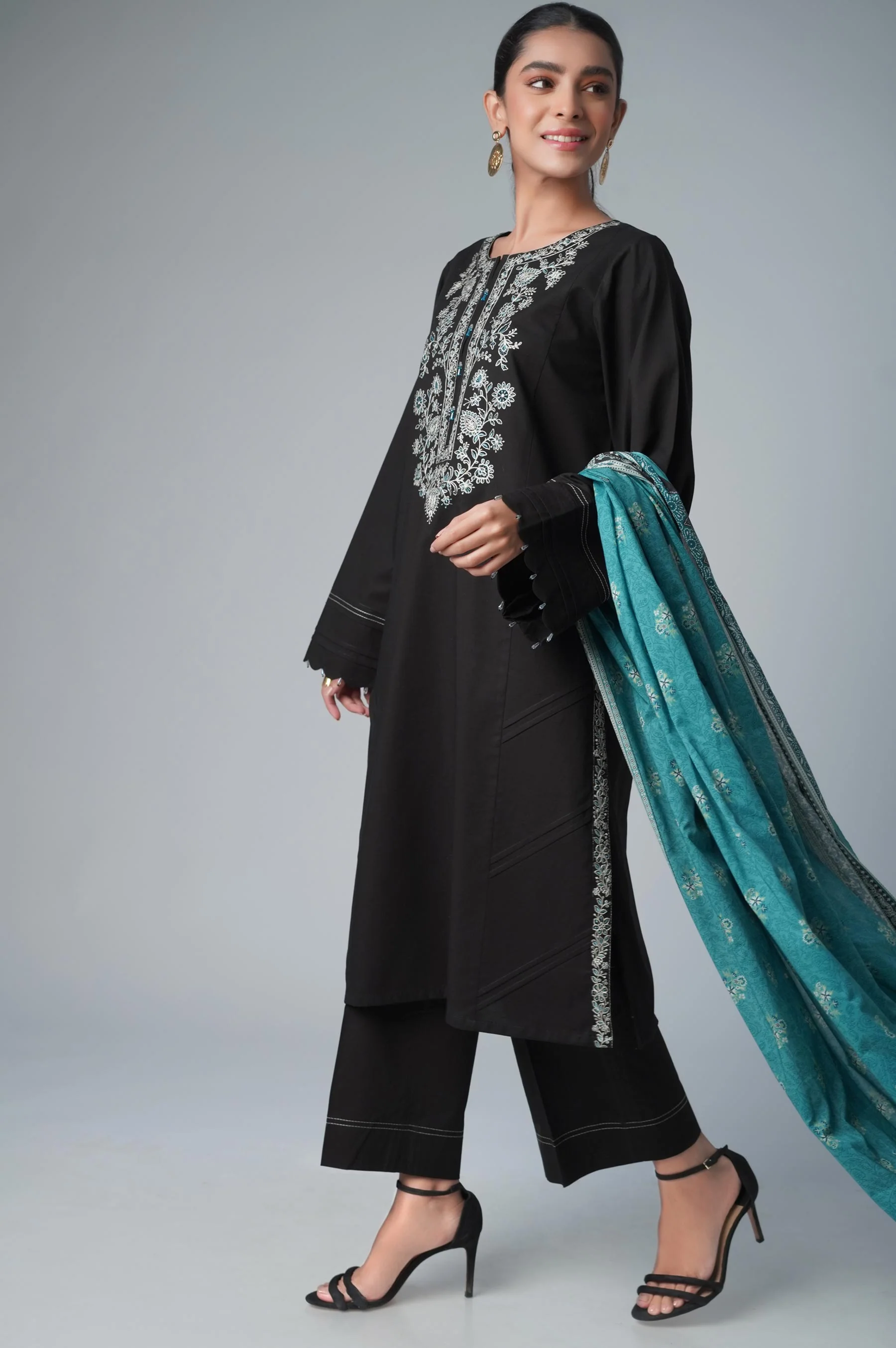 Unstitched 3 Piece Embroidered Cambric Shirt with Lawn Dupatta - Image 5