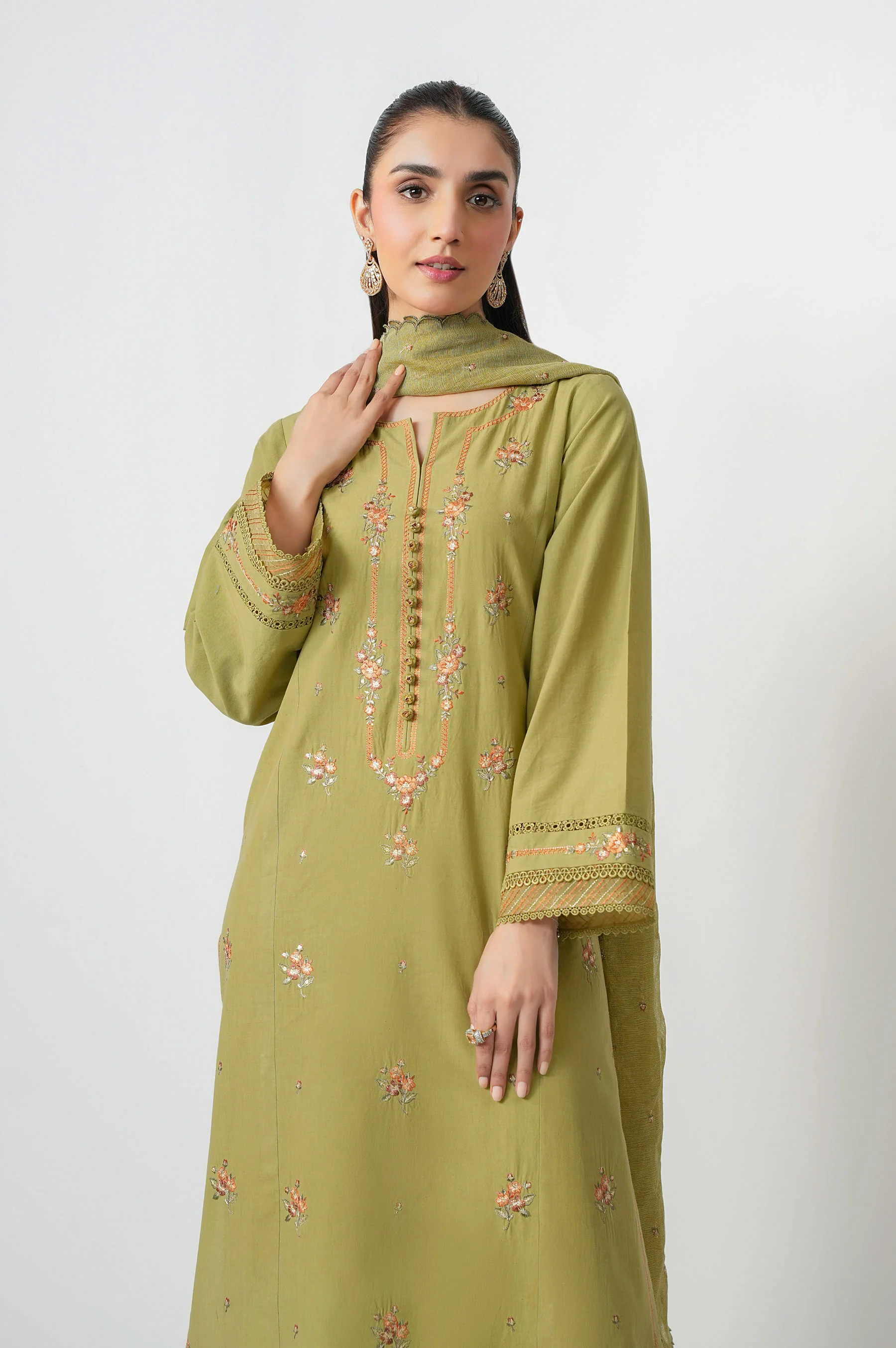 UNSTITCHED EMBROIDERED SUIT - Image 5