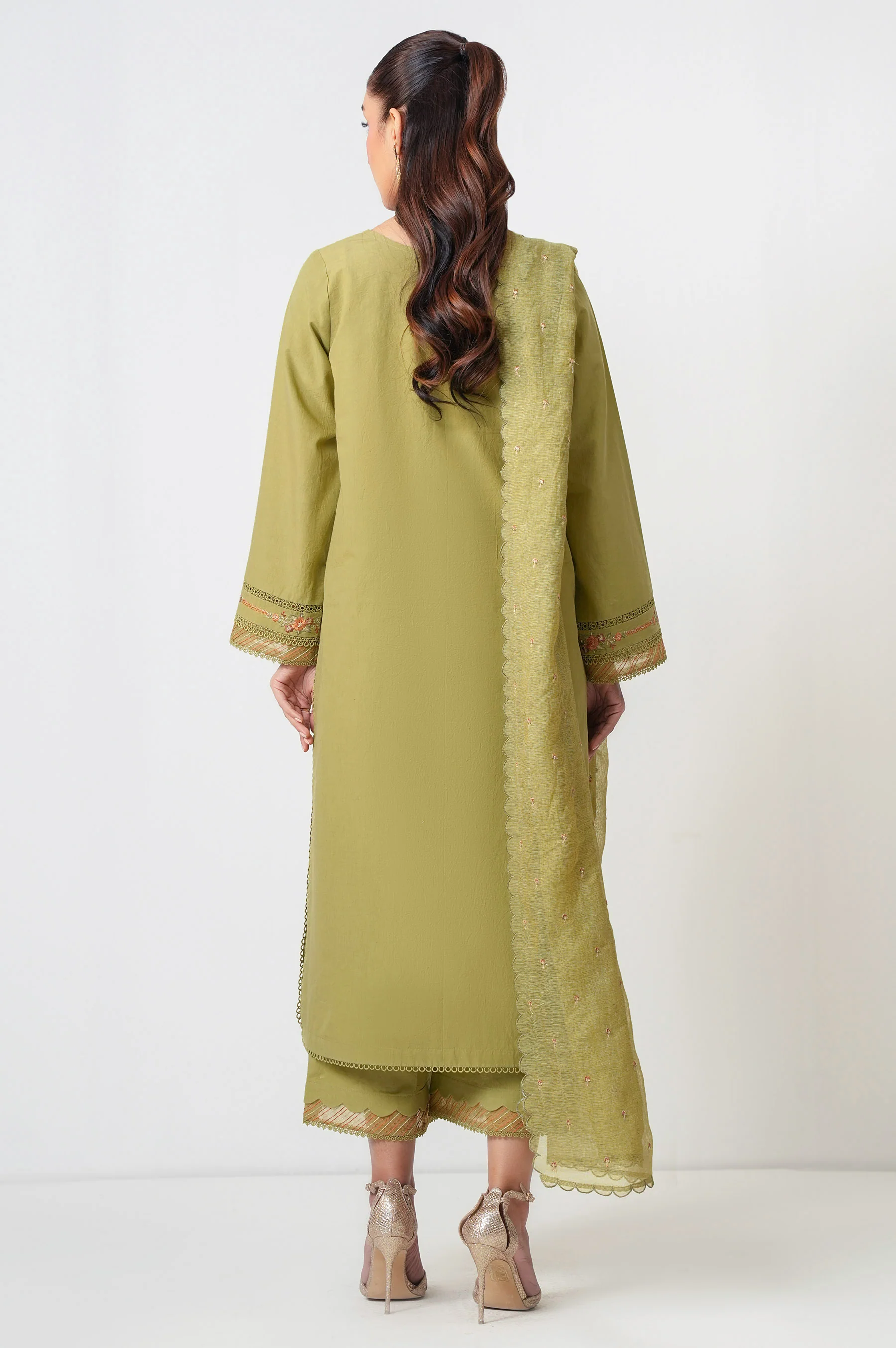 UNSTITCHED EMBROIDERED SUIT - Image 6