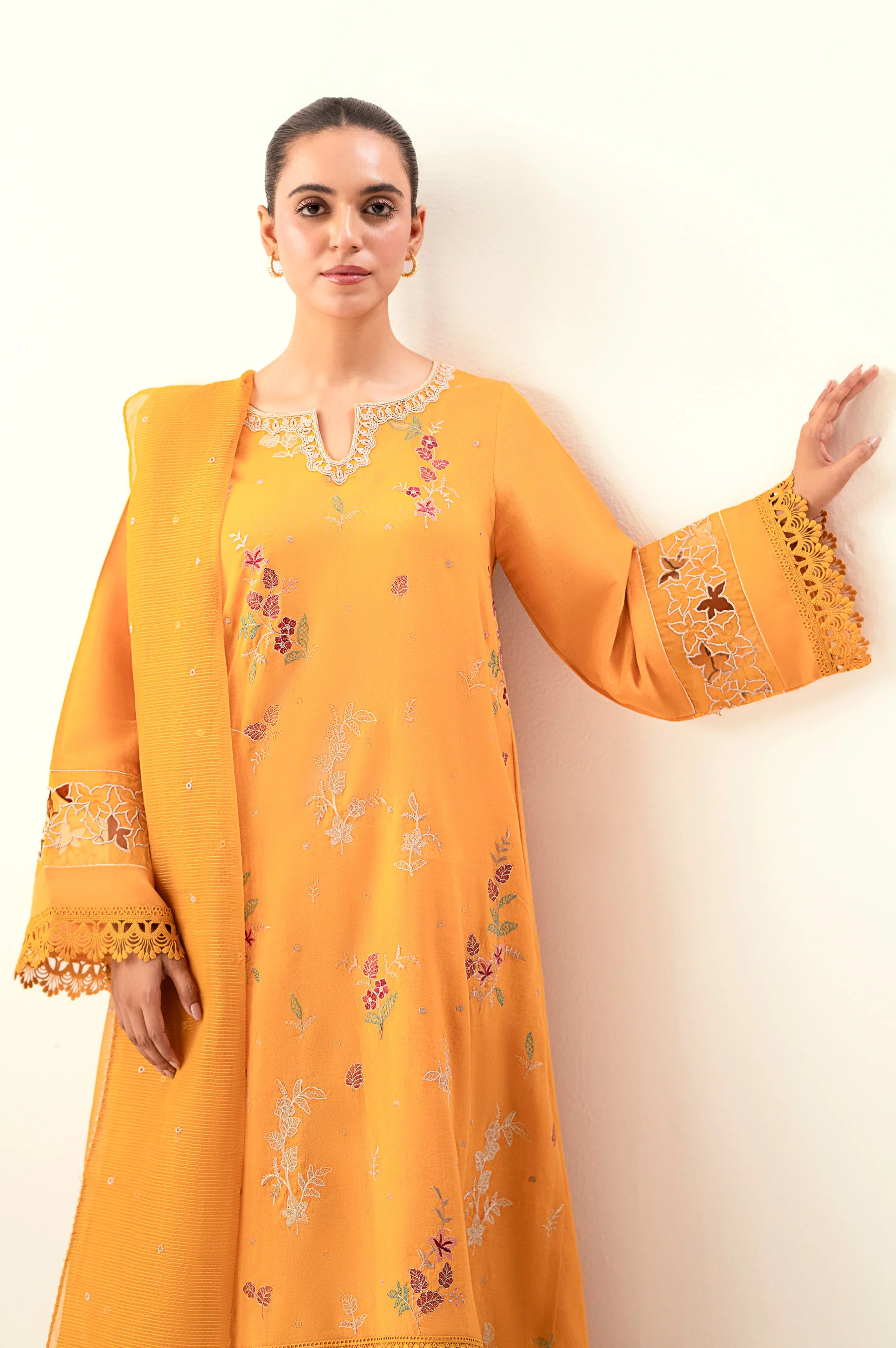 UNSTITCHED EMBROIDERED SUIT - Image 2