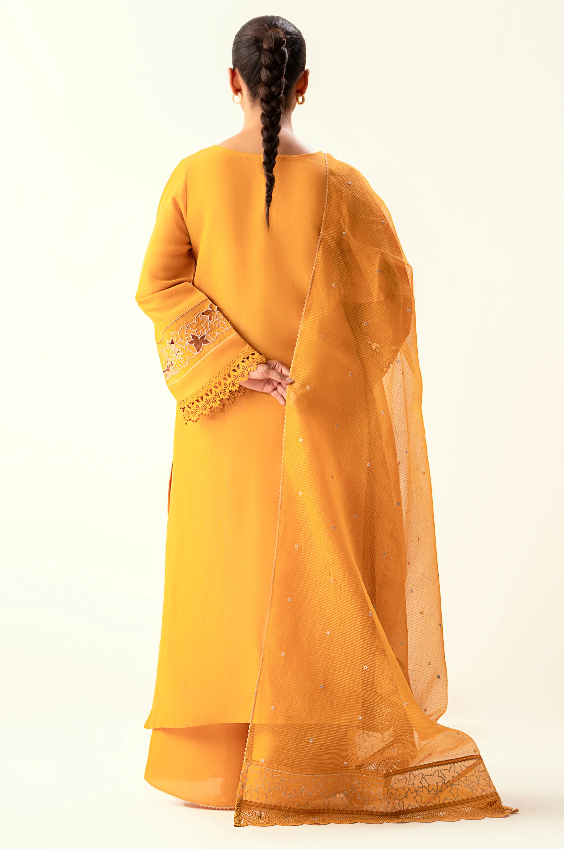 UNSTITCHED EMBROIDERED SUIT - Image 4