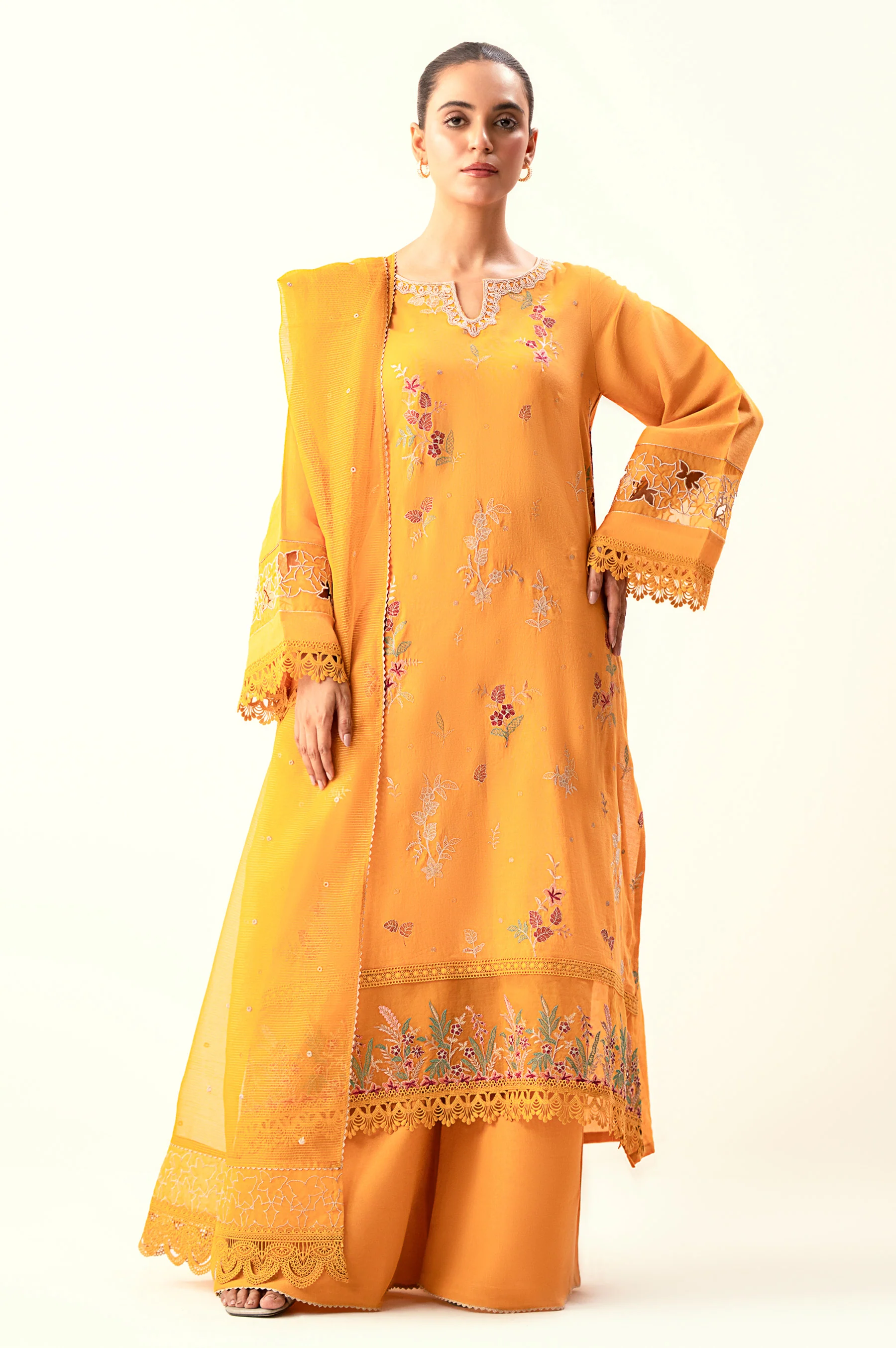 UNSTITCHED EMBROIDERED SUIT - Image 5