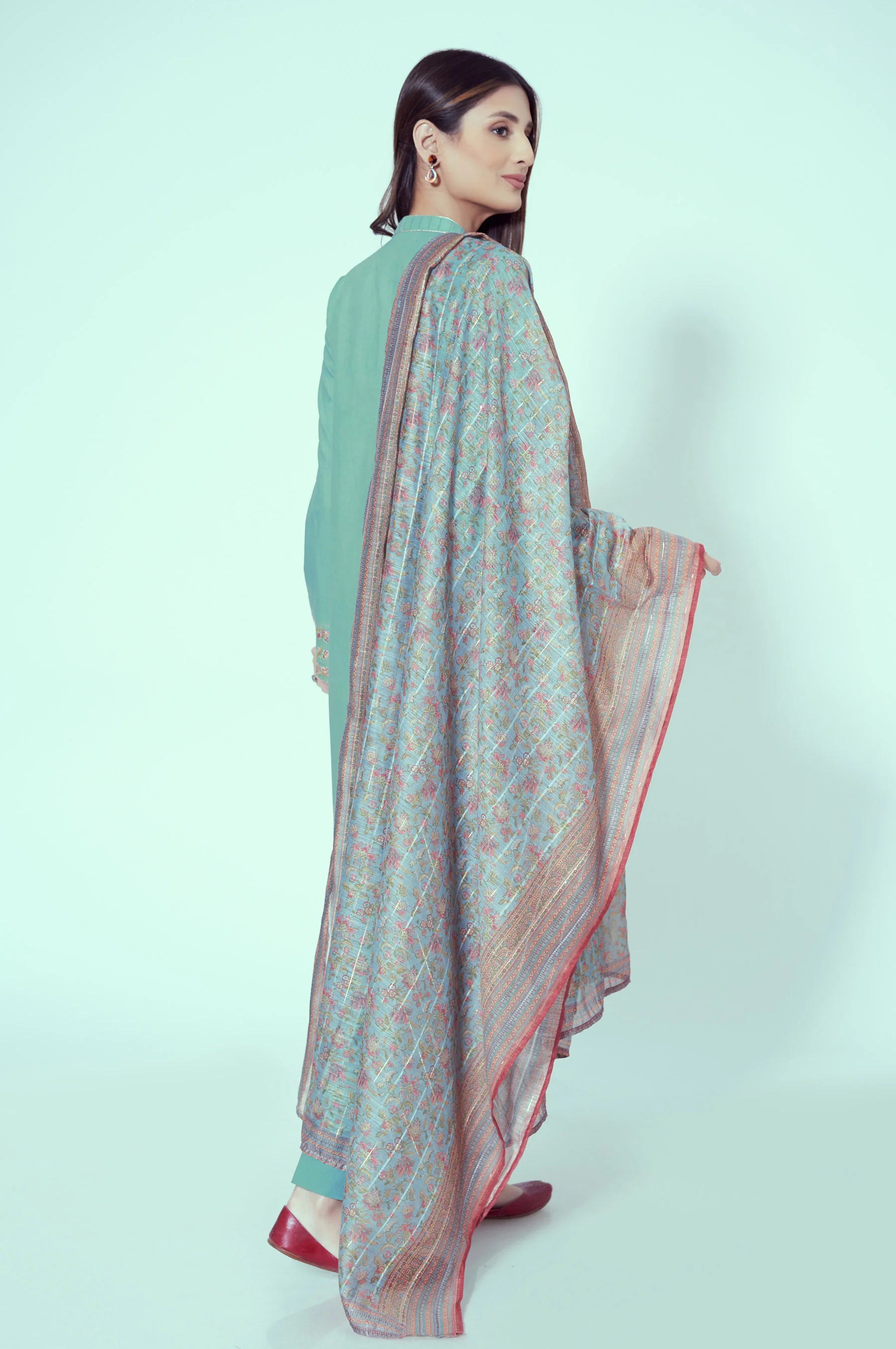 Unstitched 3 Piece Embroider Checkered Slub Suit - Image 2