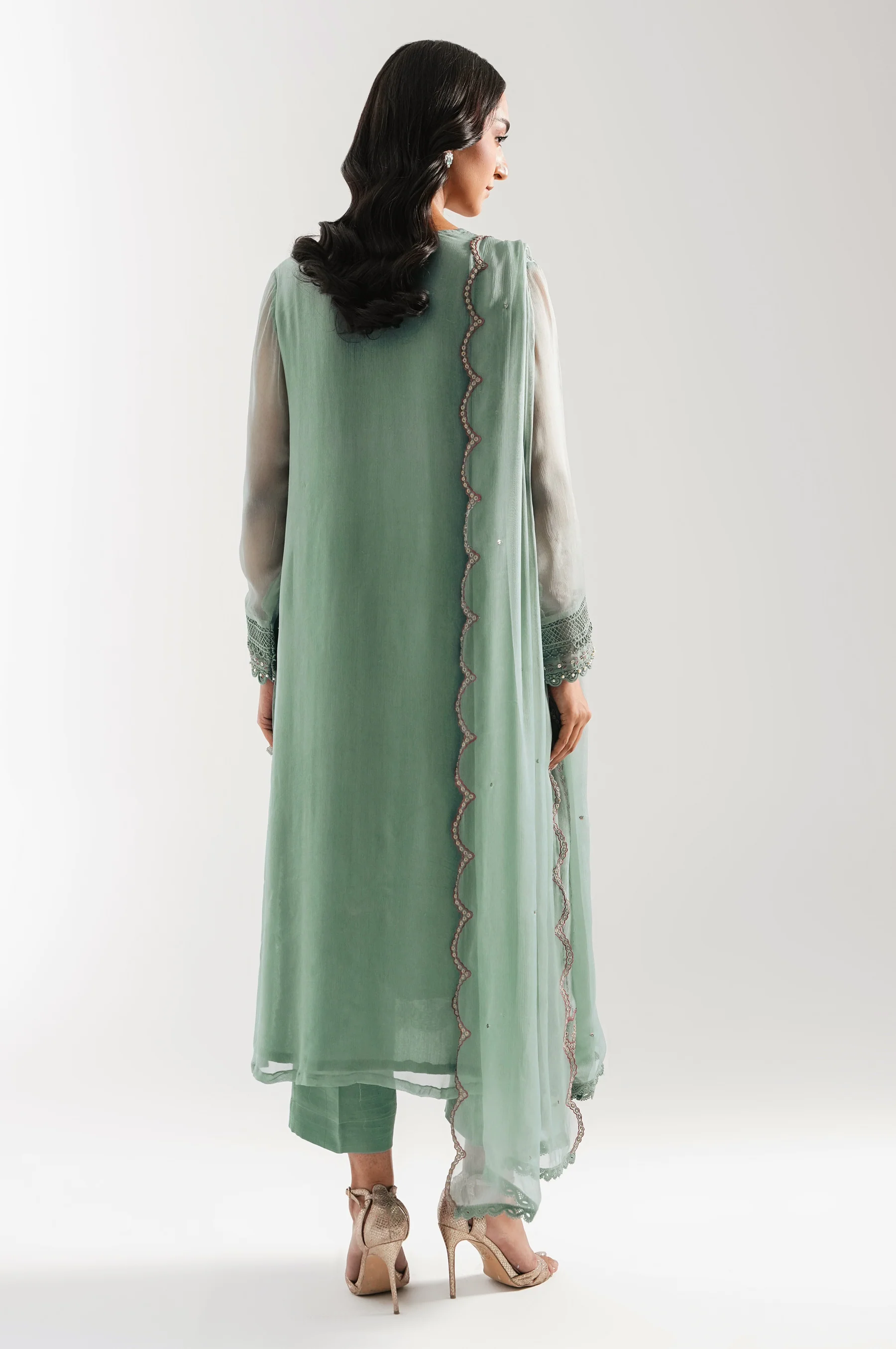 UNSTITCHED EMBROIDERED SUIT - Image 4