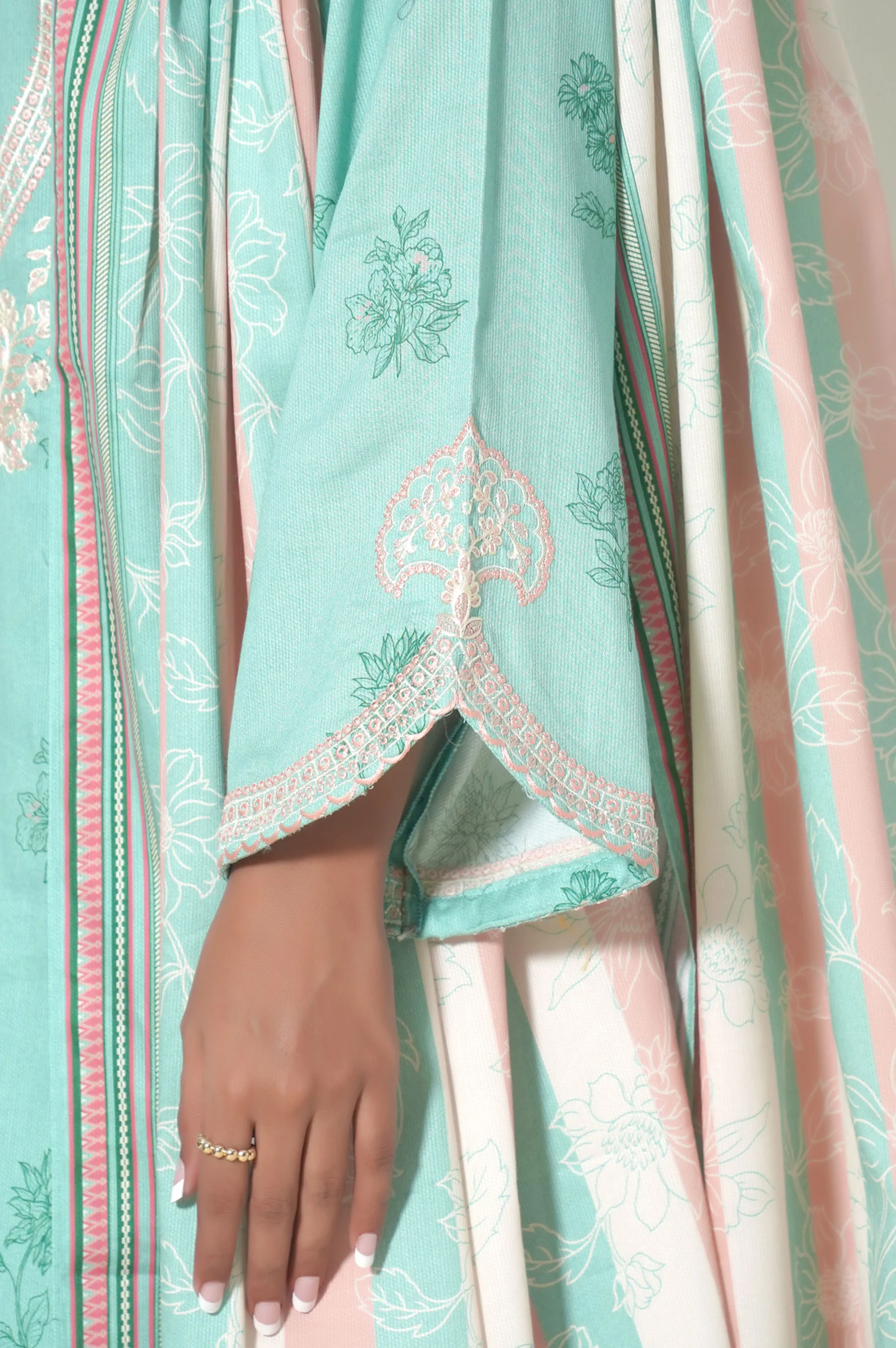 Unstitched 3 Piece Embroidered Cottel Suit - Image 4