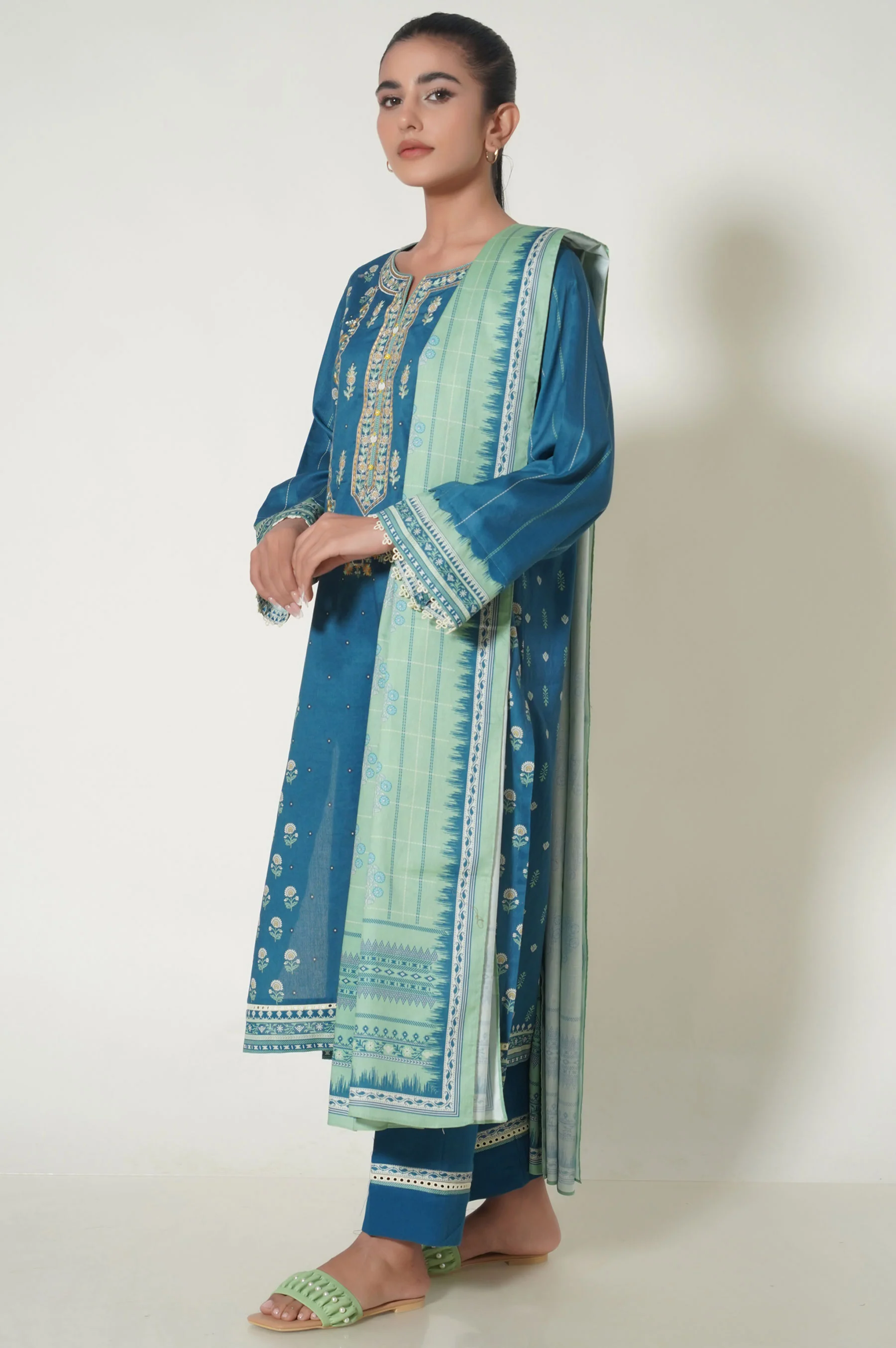 Unstitched 3 Piece Embroidered Cottel Suit - Image 2