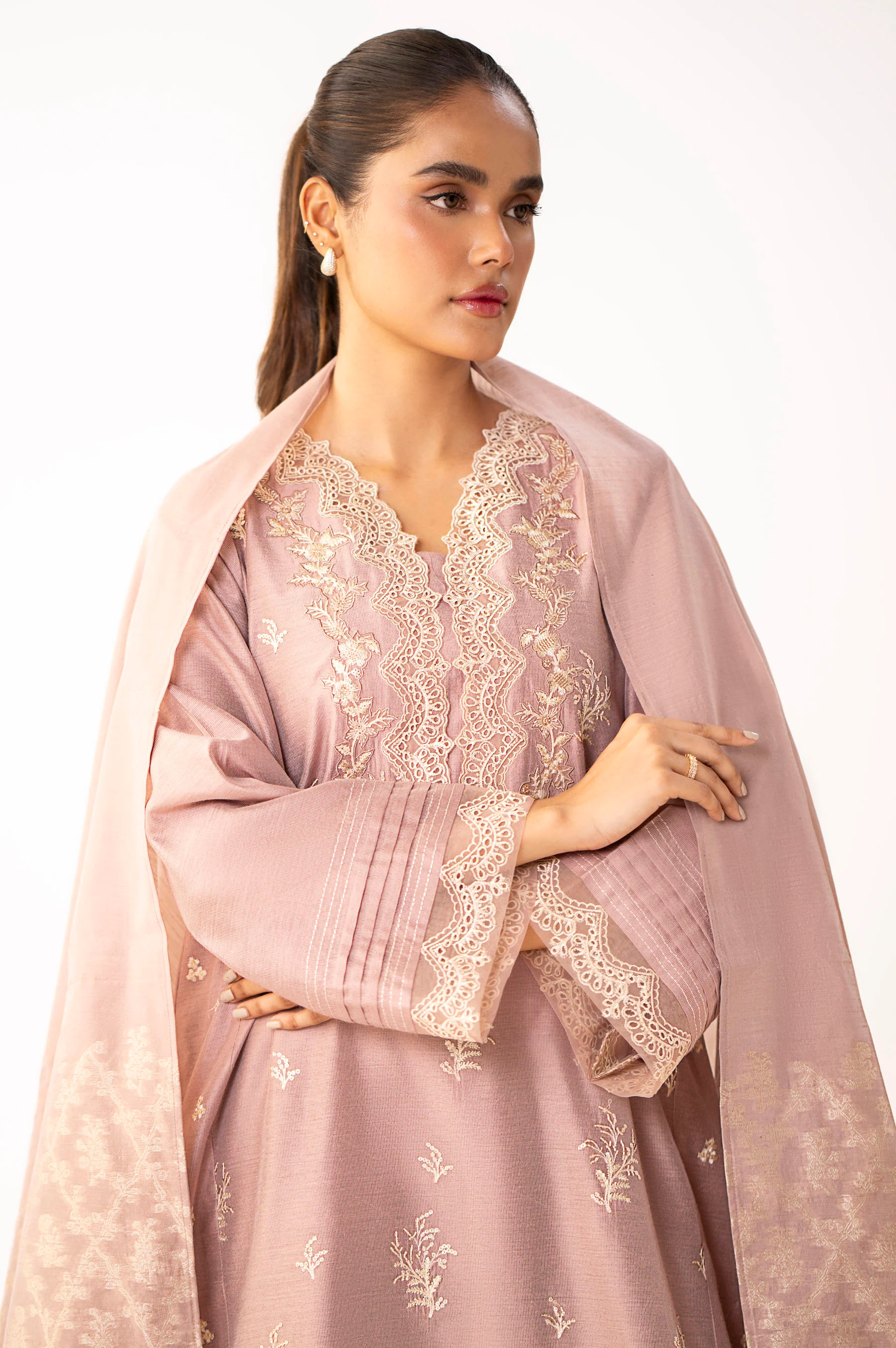 UNSTITCHED EMBROIDERED SUIT - Image 3