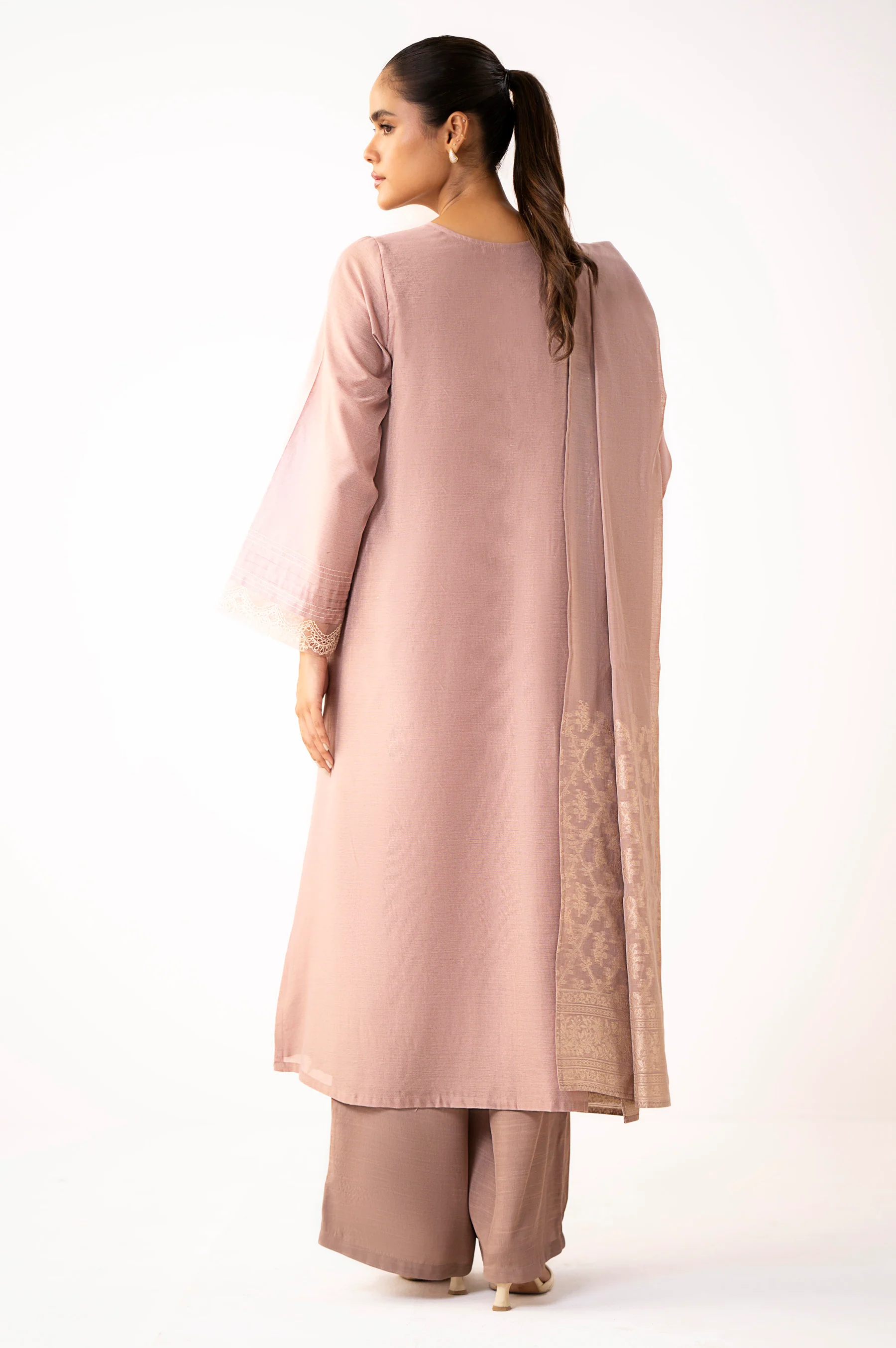 UNSTITCHED EMBROIDERED SUIT - Image 5