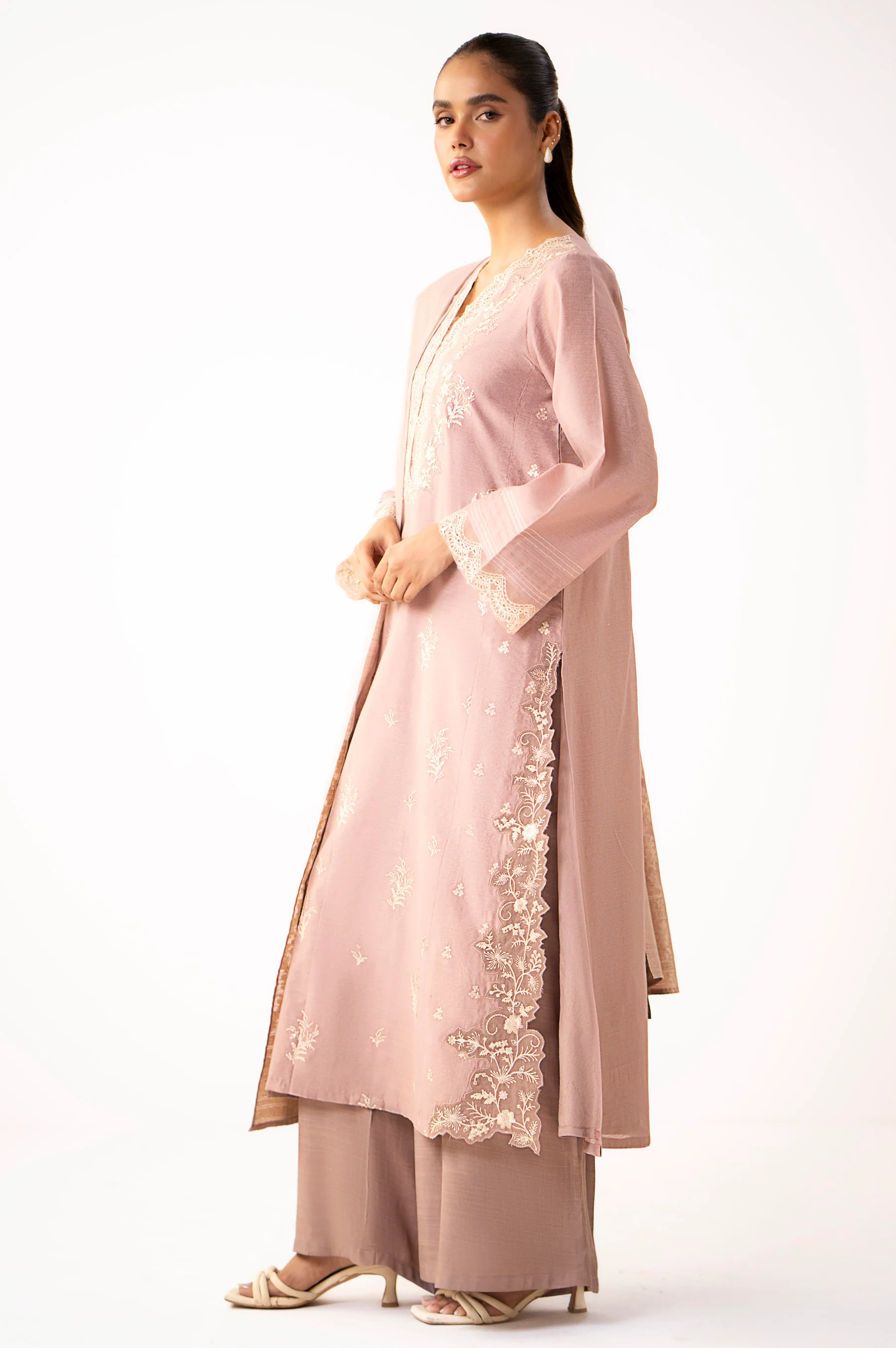 UNSTITCHED EMBROIDERED SUIT - Image 6