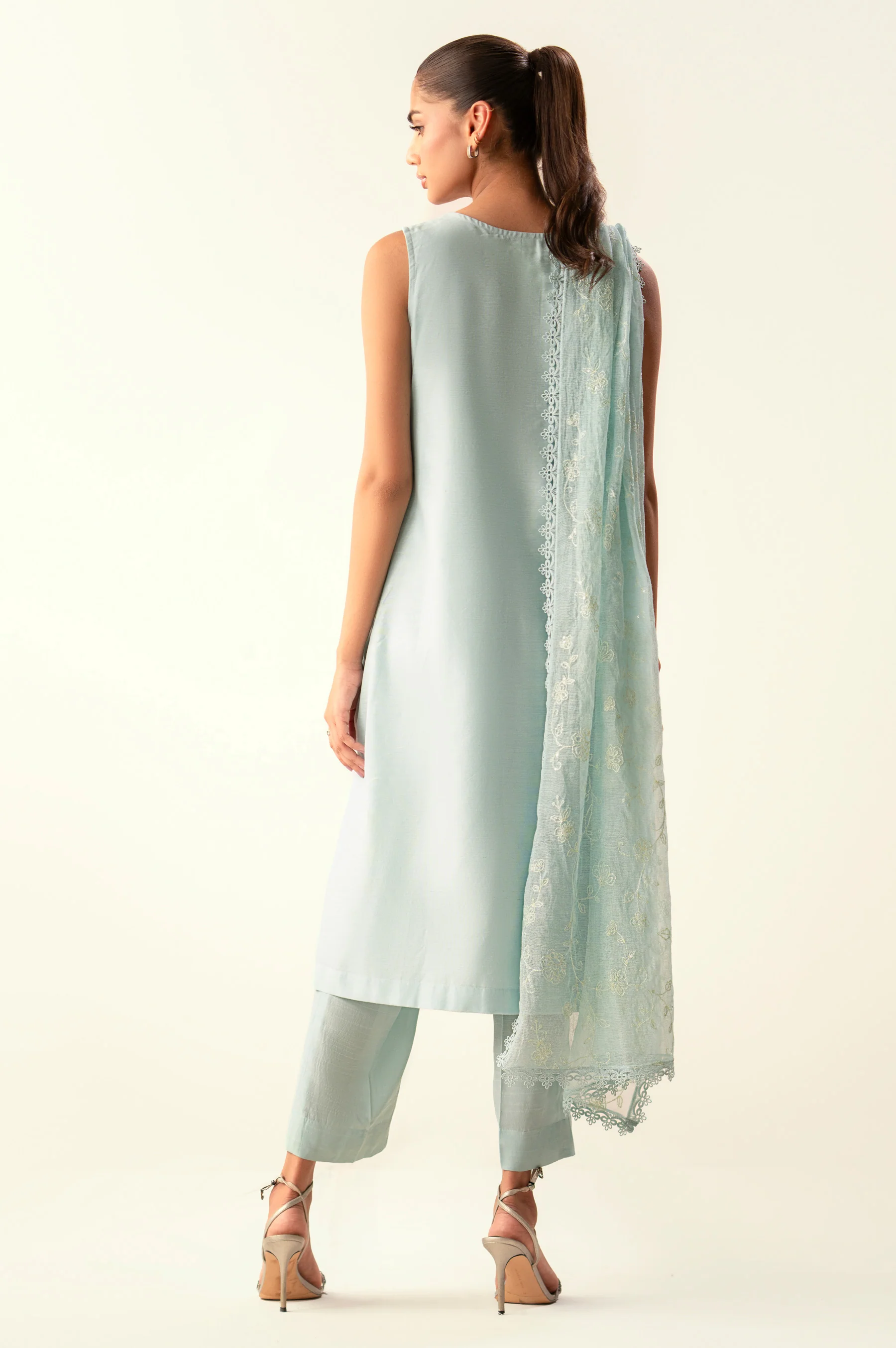 Unstitched 3 Piece Embroidered Cotton Net Suit - Image 5