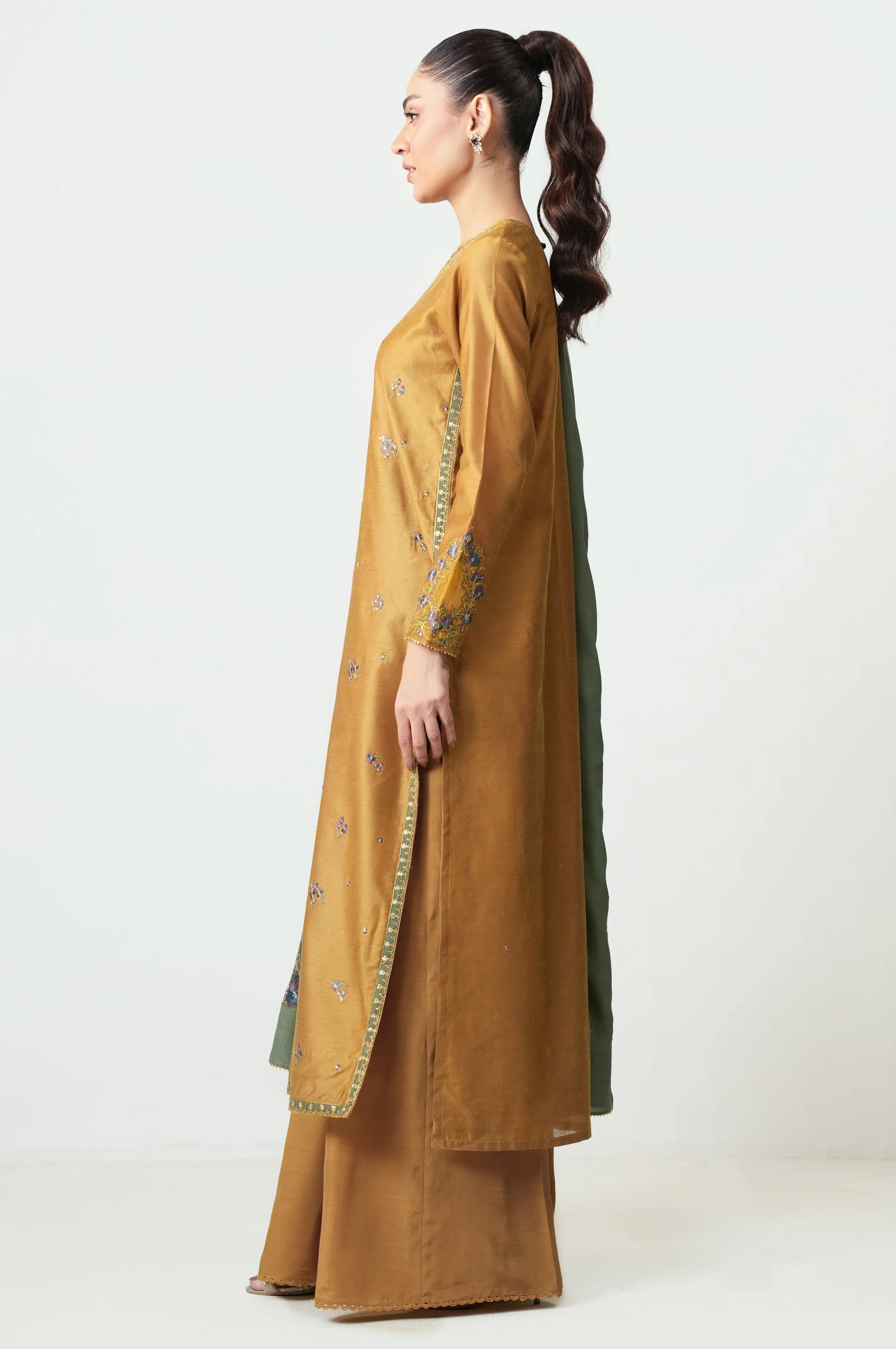 UNSTITCHED EMBROIDERED SUIT - Image 3