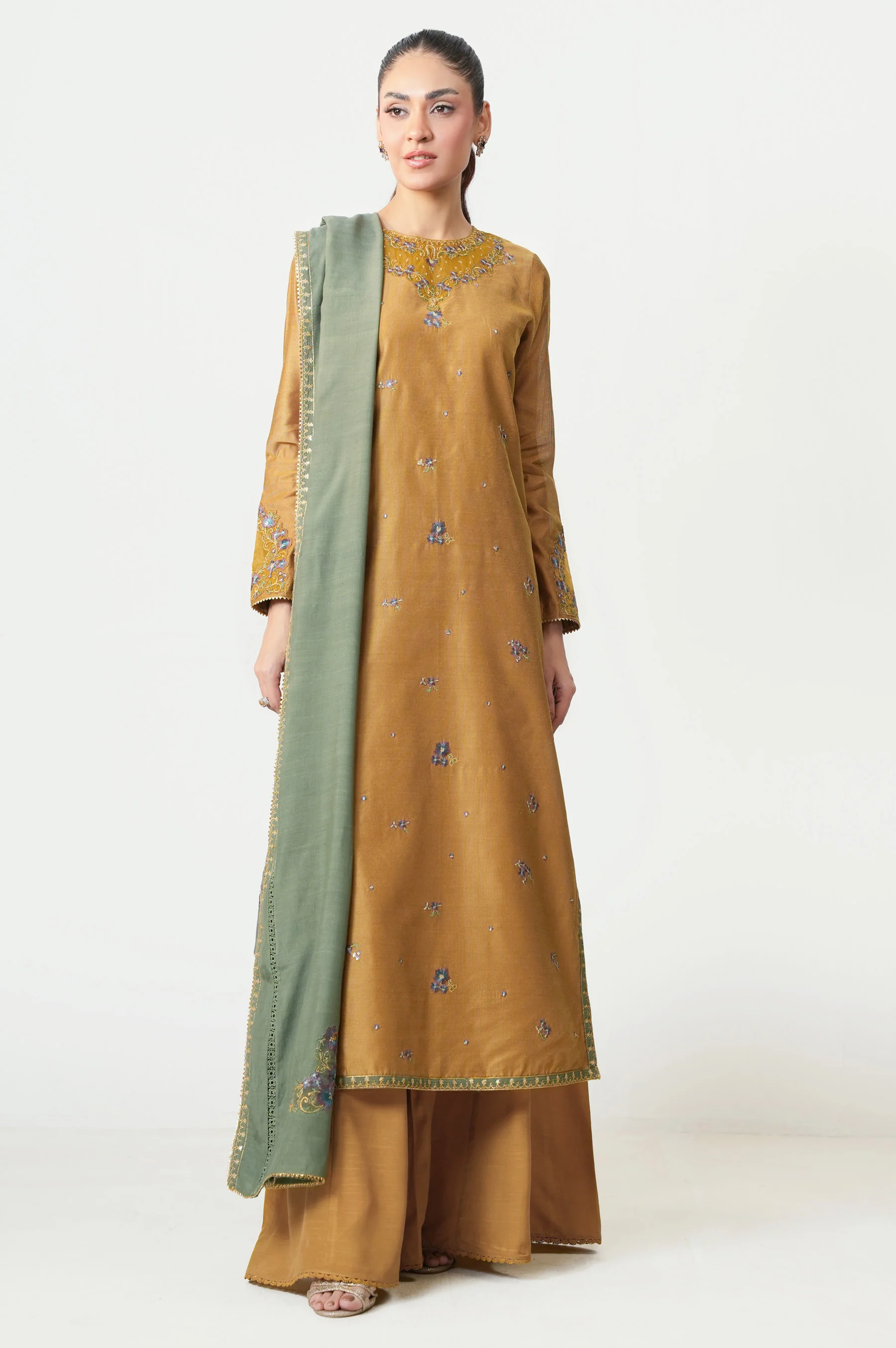 UNSTITCHED EMBROIDERED SUIT - Image 5