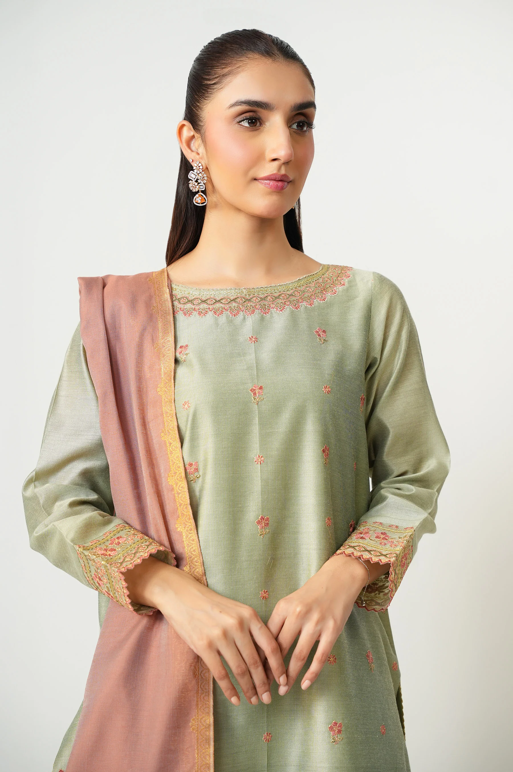 UNSTITCHED EMBROIDERED SUIT - Image 3