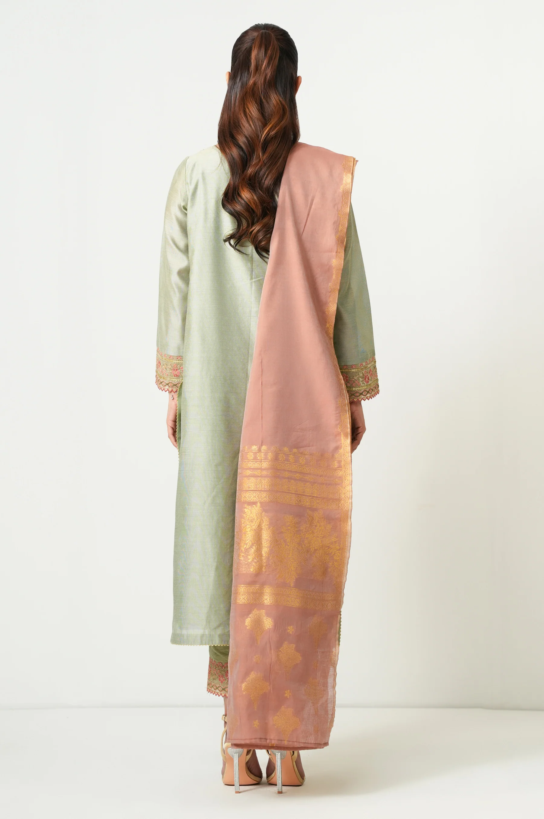 UNSTITCHED EMBROIDERED SUIT - Image 5