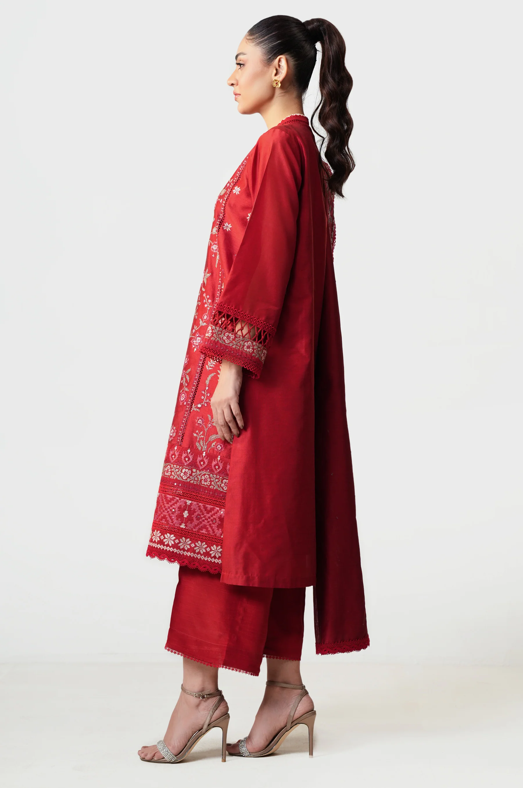 UNSTITCHED EMBROIDERED SUIT - Image 3