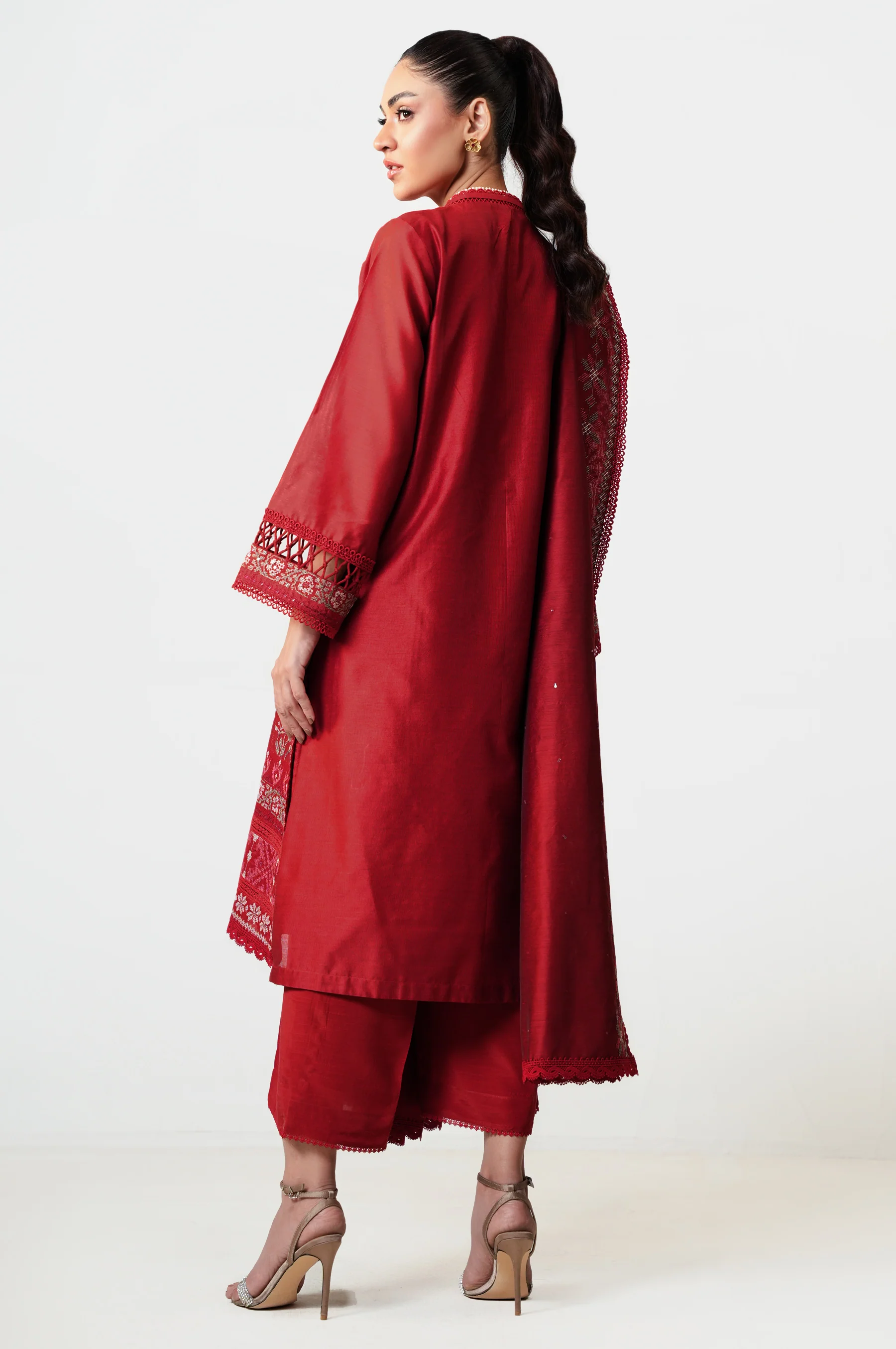 UNSTITCHED EMBROIDERED SUIT - Image 4