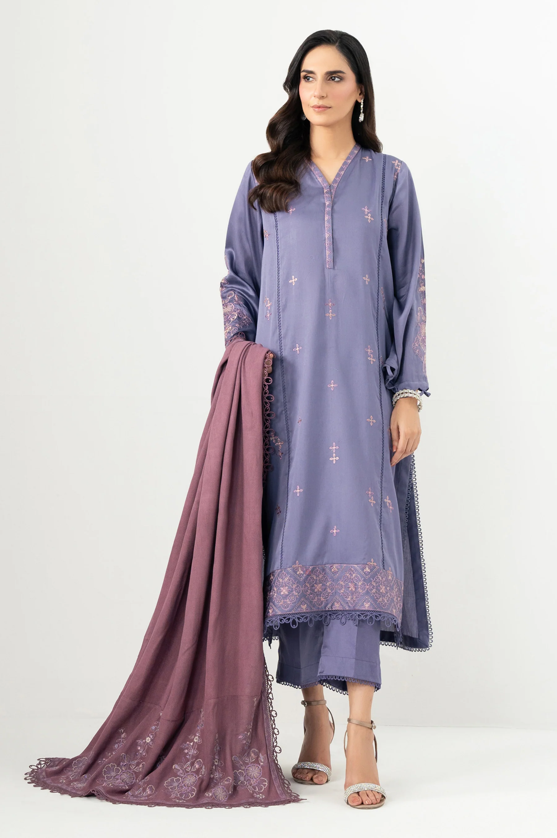 UNSTITCHED EMBROIDERED SUIT - Image 3