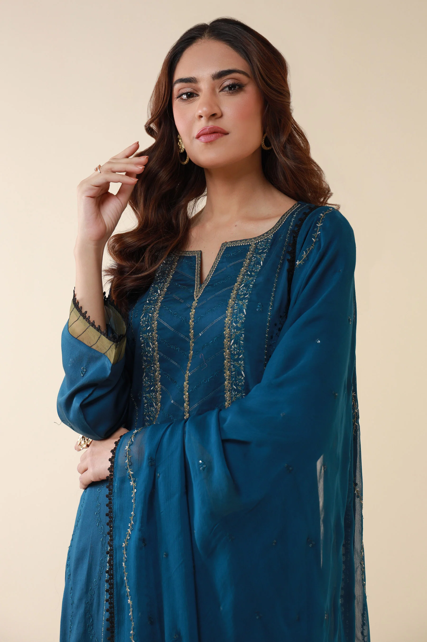 Unstitched 3 Piece Embroidered Organza Suit - Image 4