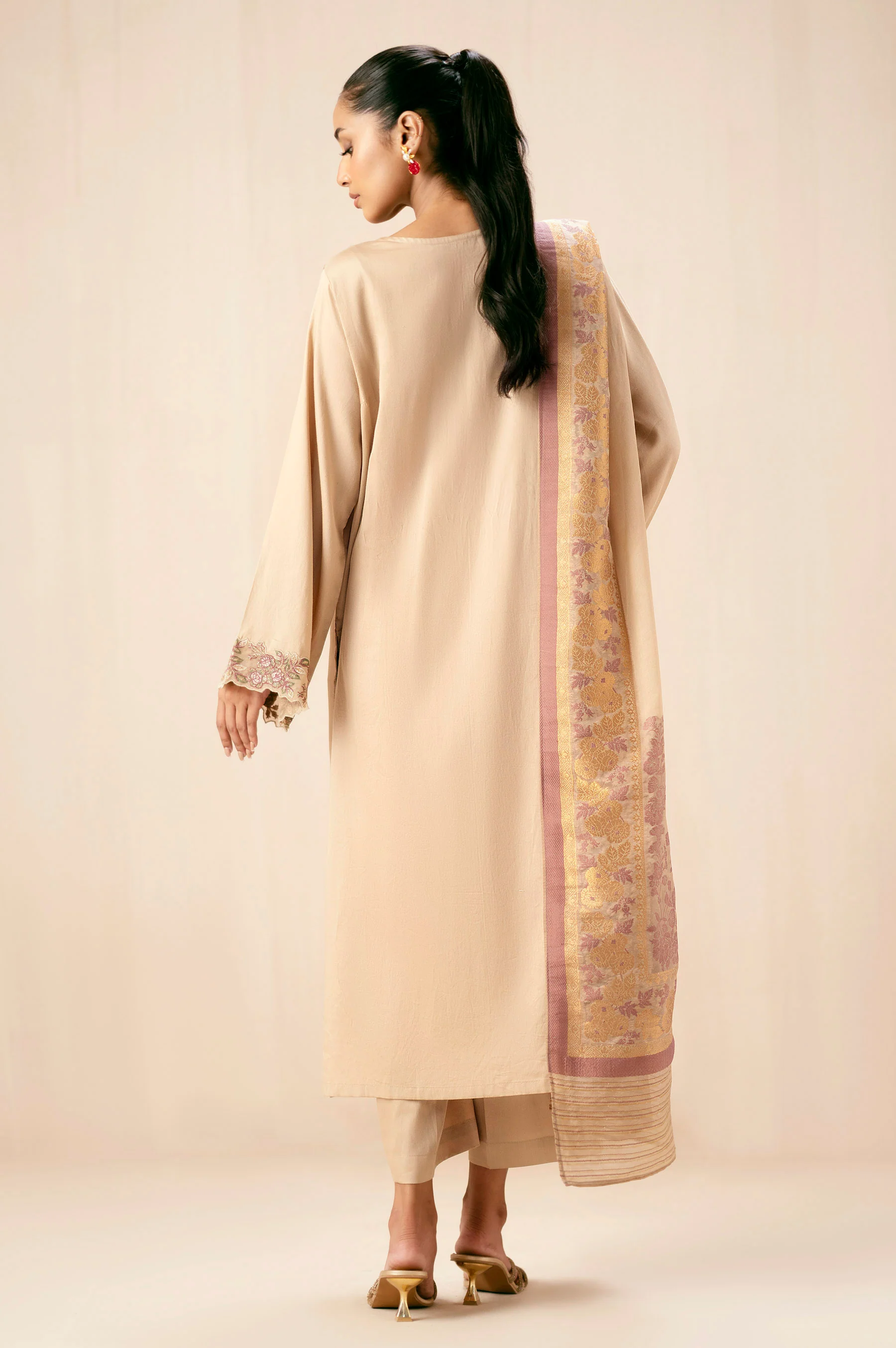 UNSTITCHED PRINTED SUIT - Image 4