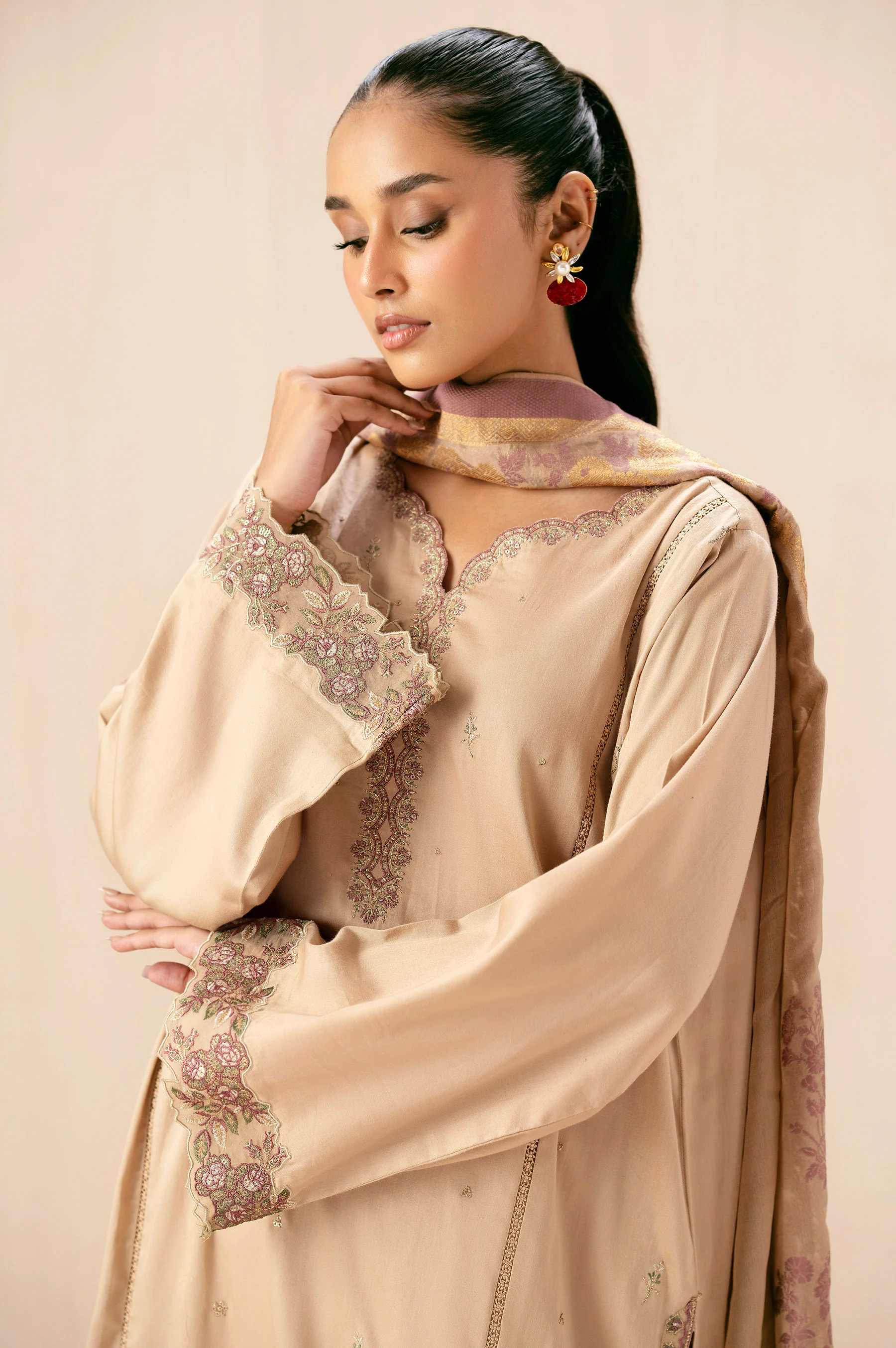 UNSTITCHED PRINTED SUIT - Image 6