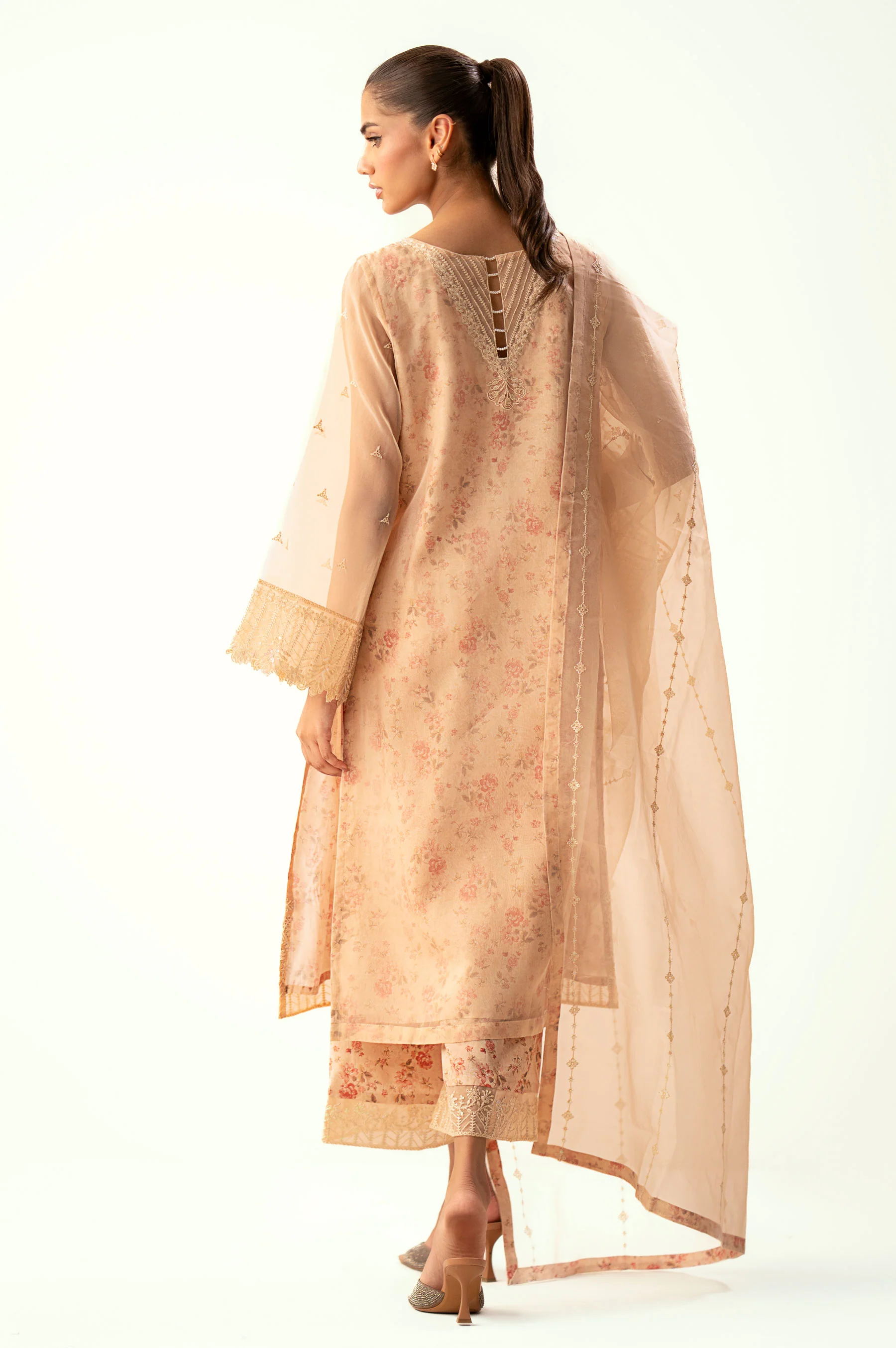UNSTITCHED EMBROIDERED SUIT - Image 5